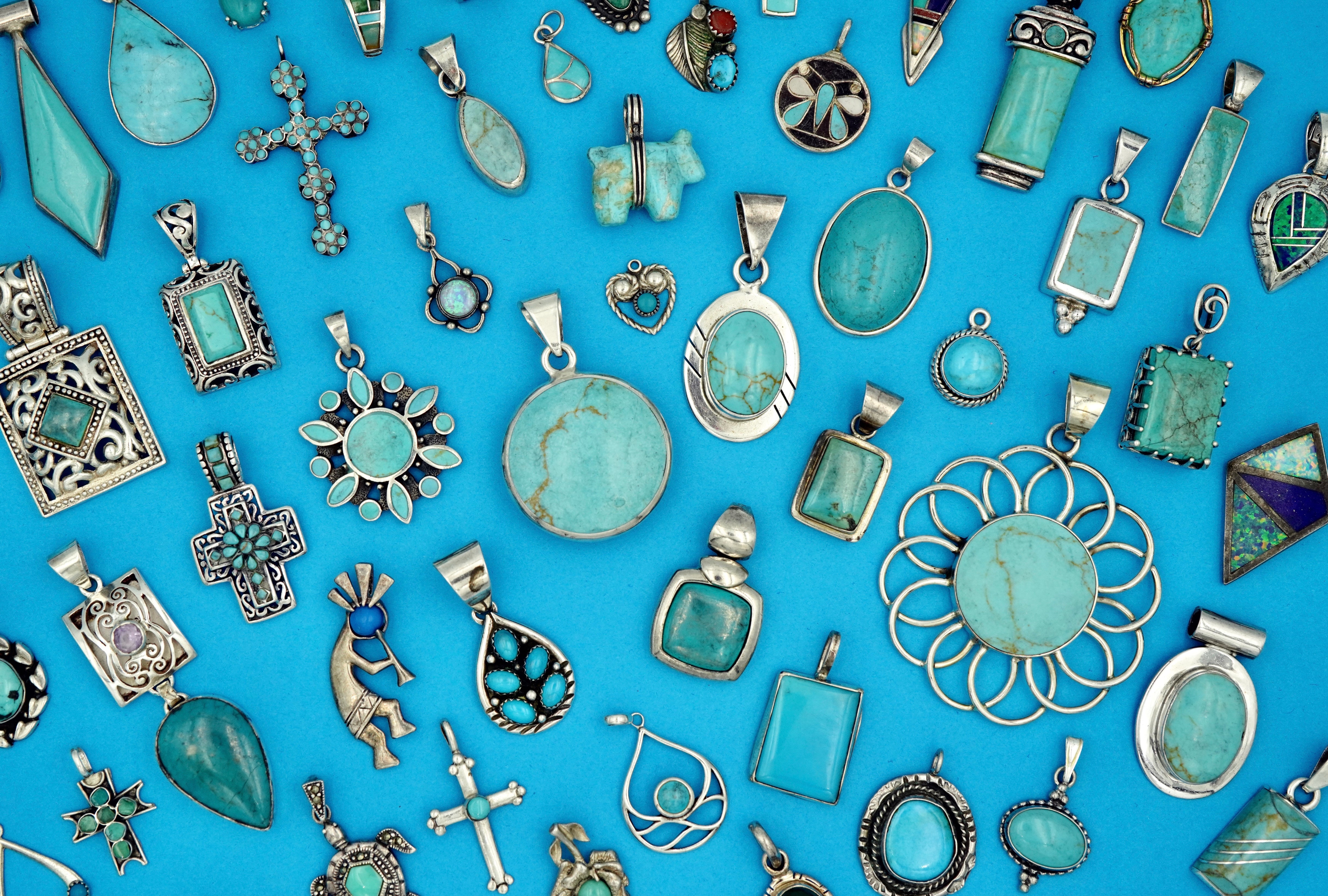 The Sparkling Advantages of Buying Jewelry Online