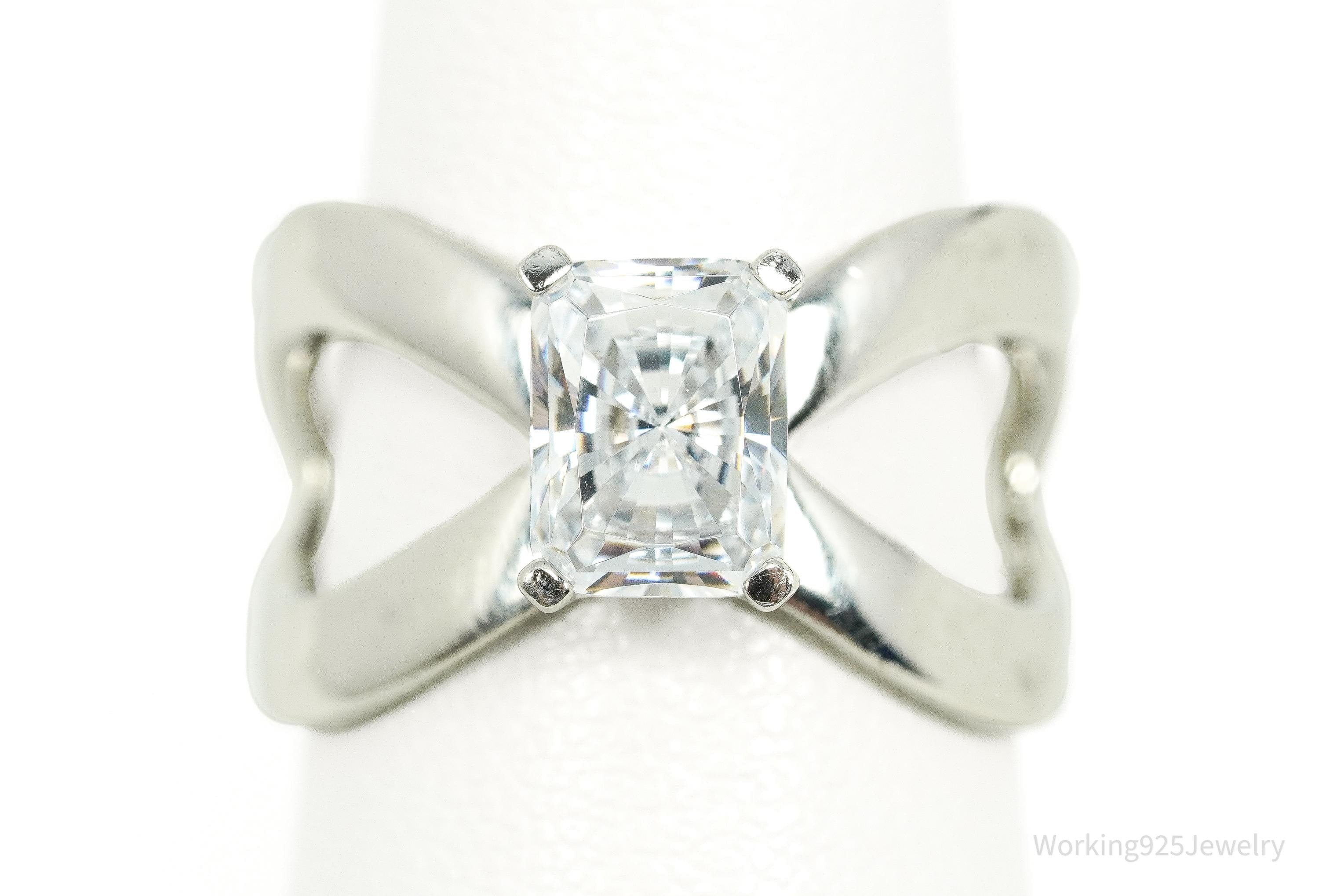 Vintage UTC Cubic Zirconia Sterling Silver Ring Size 6