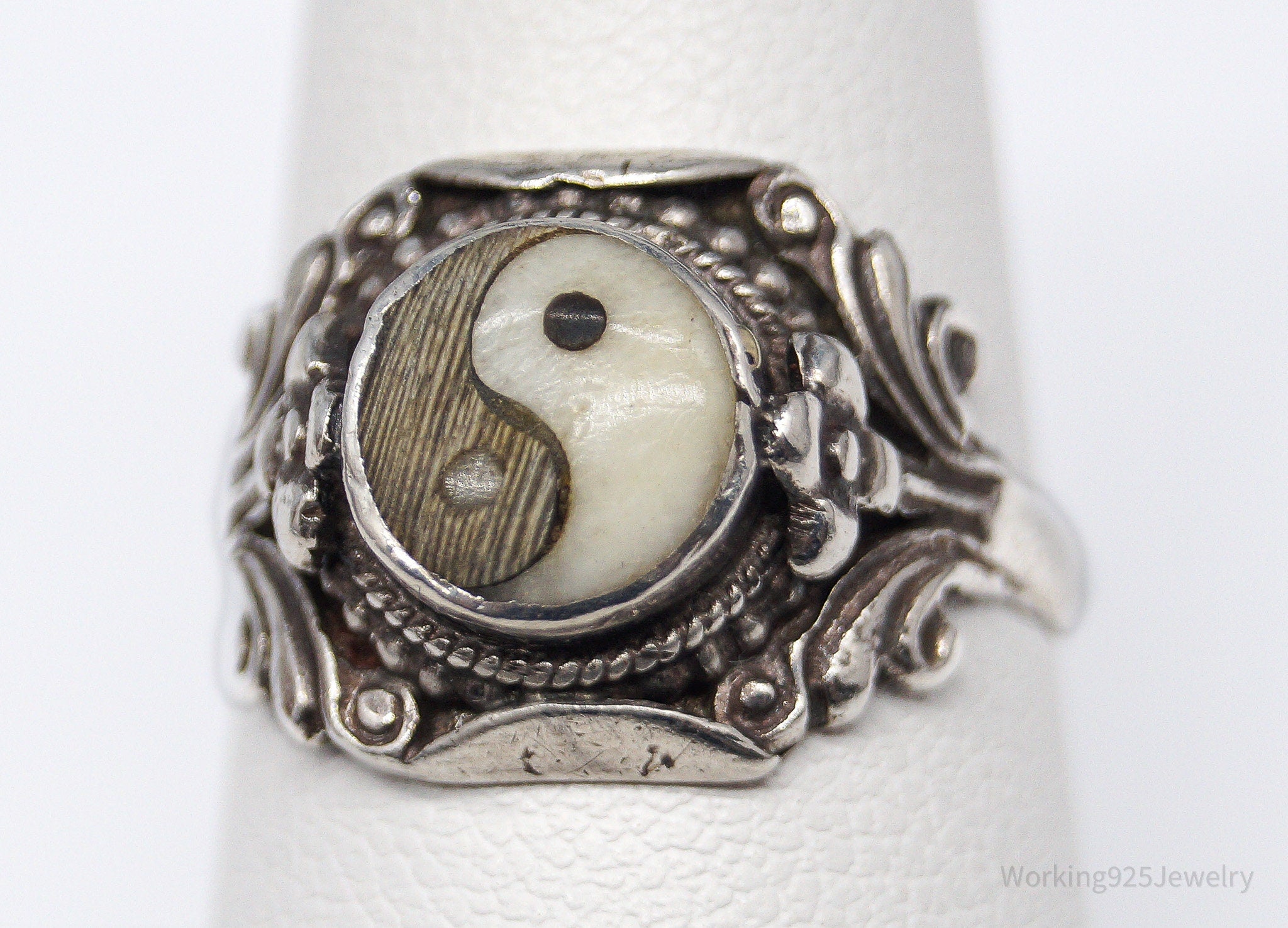 Vintage Wood & Cream Stone Inlay Yin Yang Silver Ring - Size 8