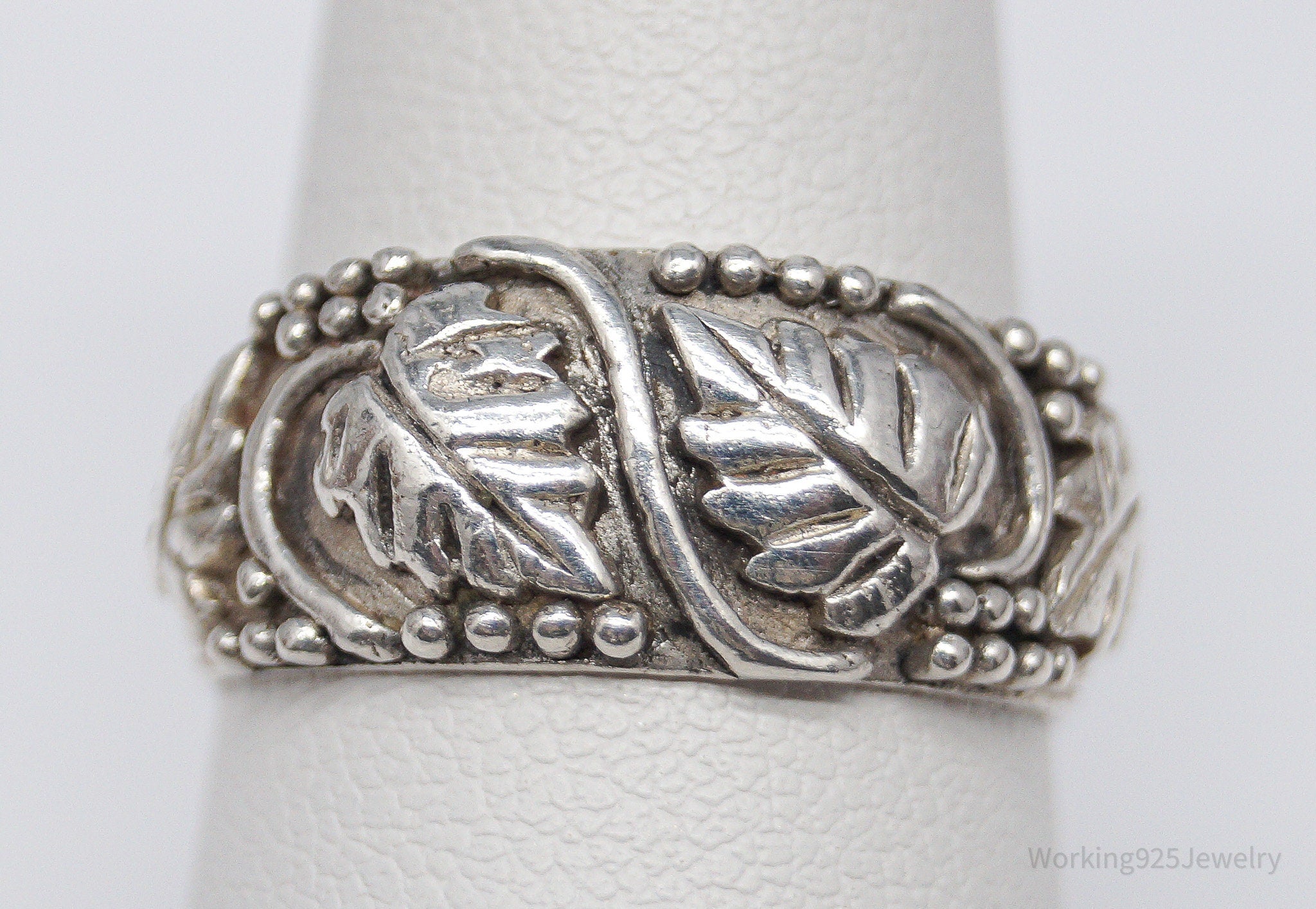 Vintage Grape Vine Leaves Sterling Silver Band Ring - Size 8