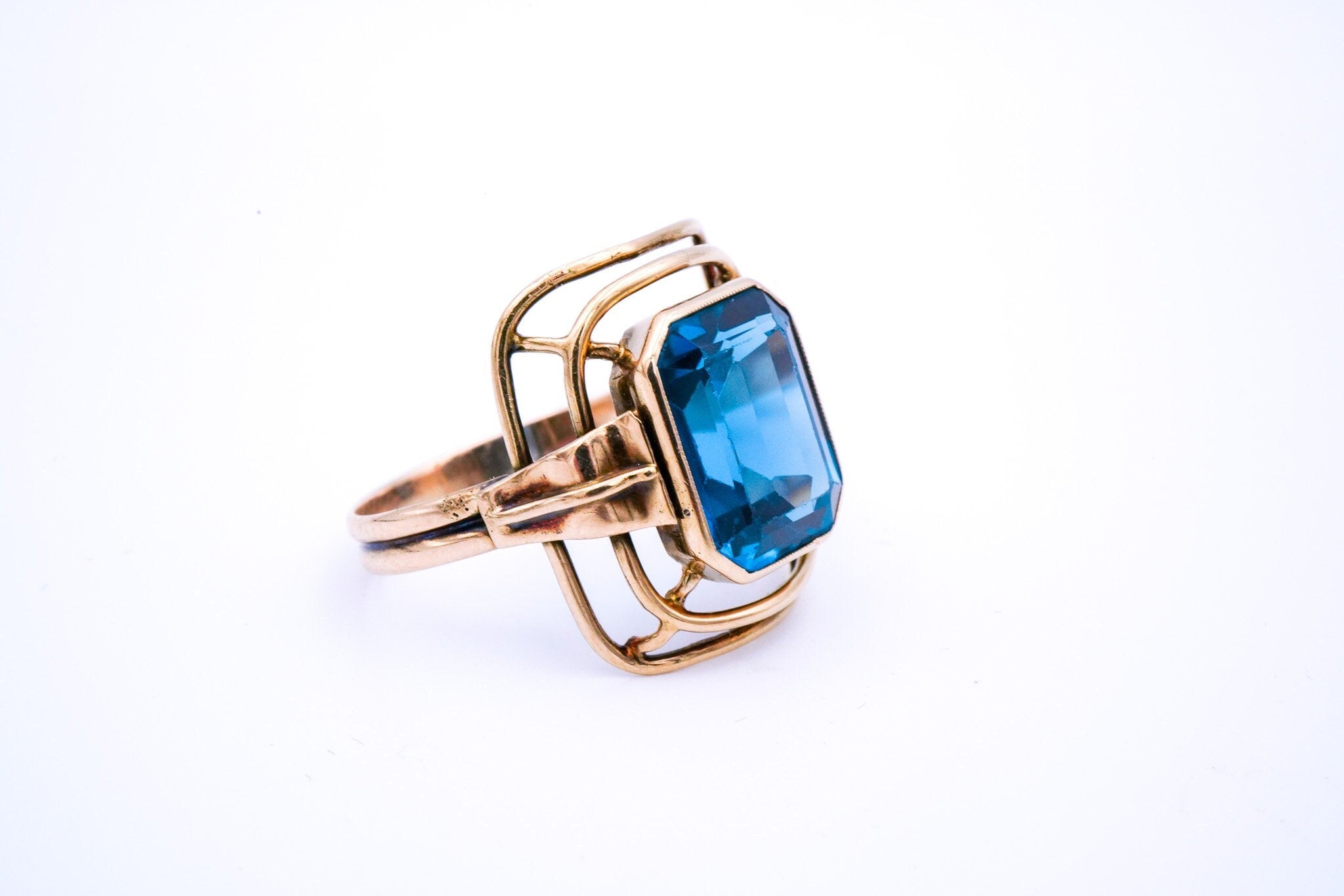8K Yellow Gold & Spinel Ring - Size 9