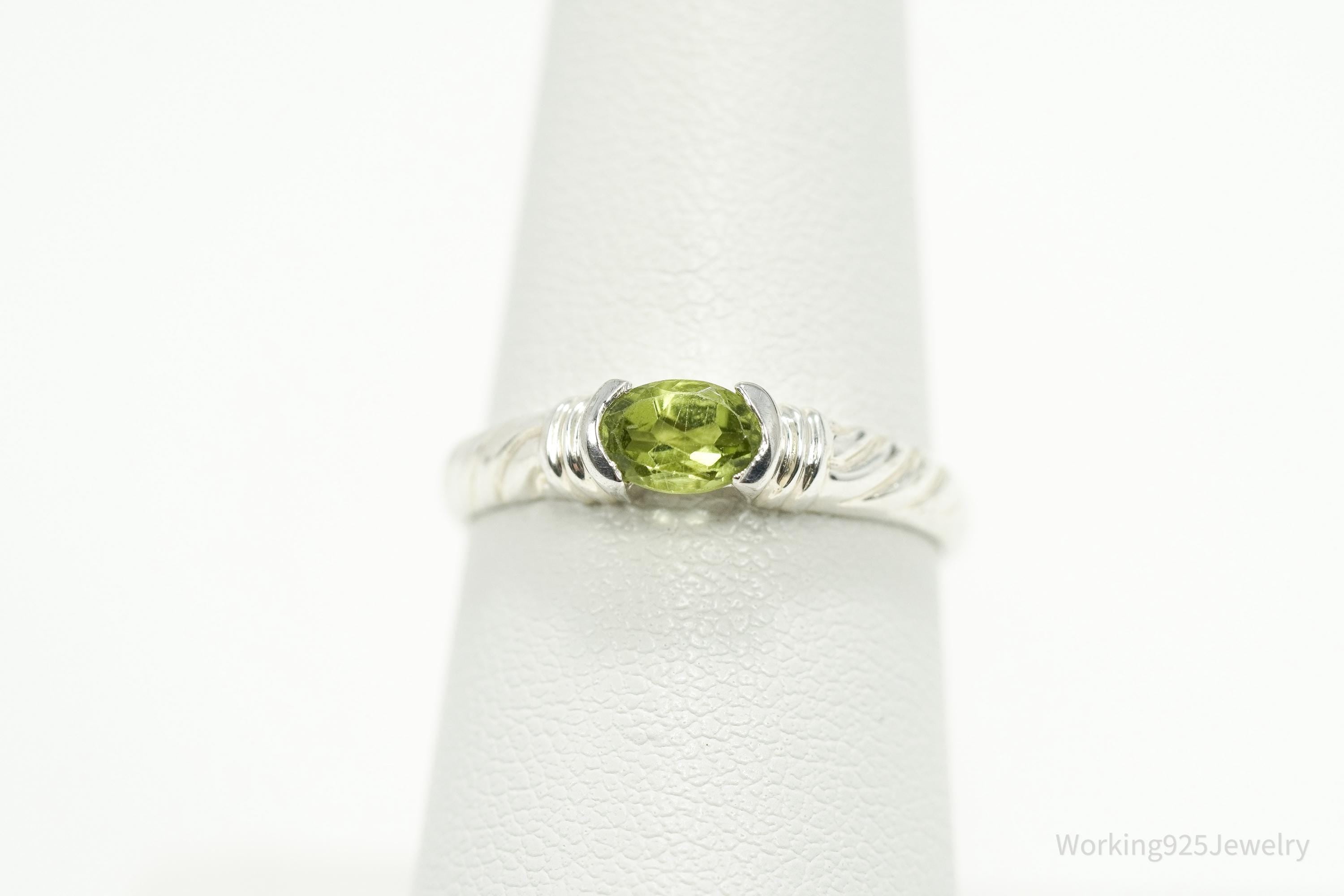 Vintage Green Peridot Sterling Silver Ring - Size 7