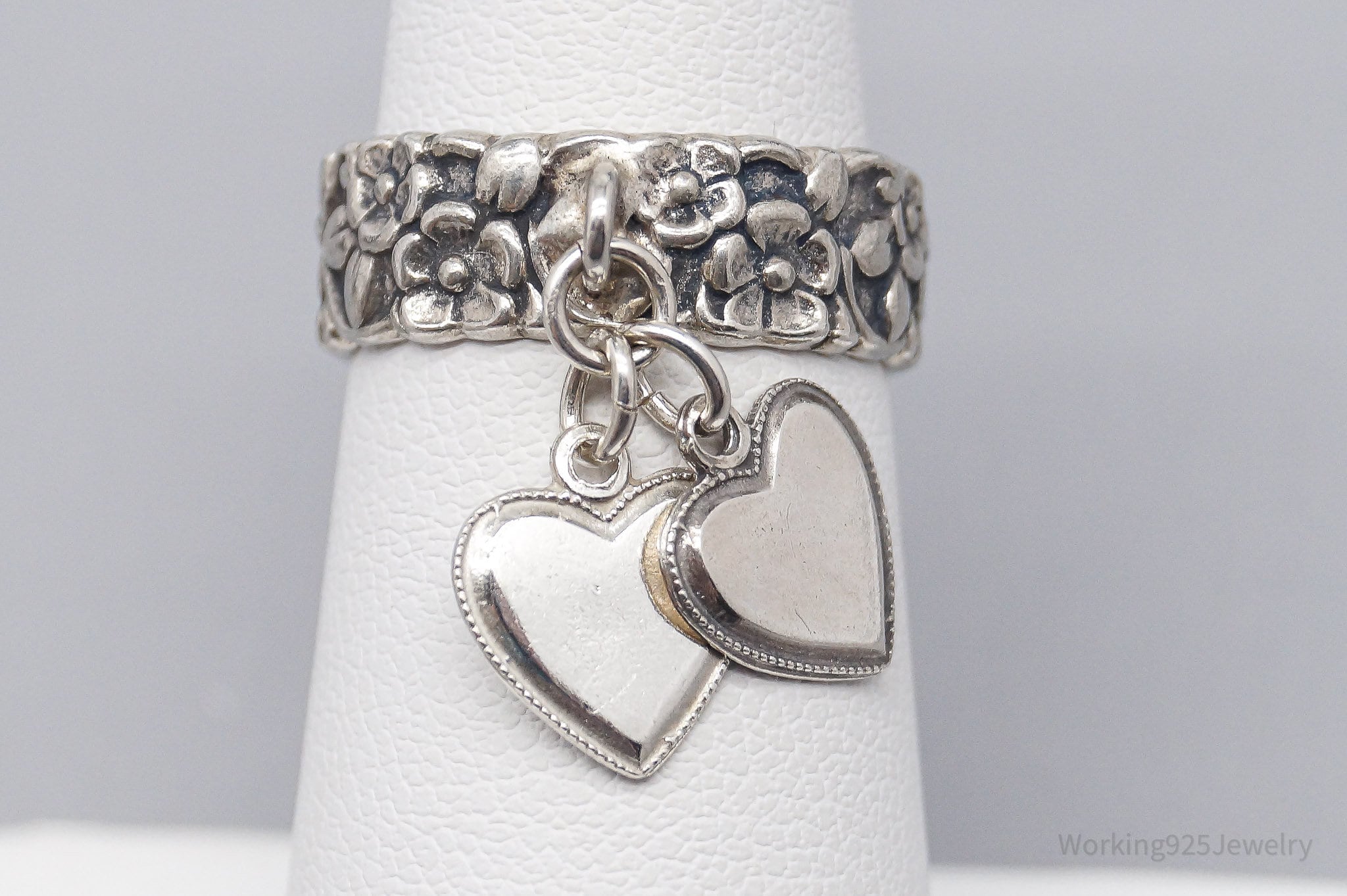 Antique Sweethearts Charms Flowers Pattern Sterling Silver Ring - Size 5.75