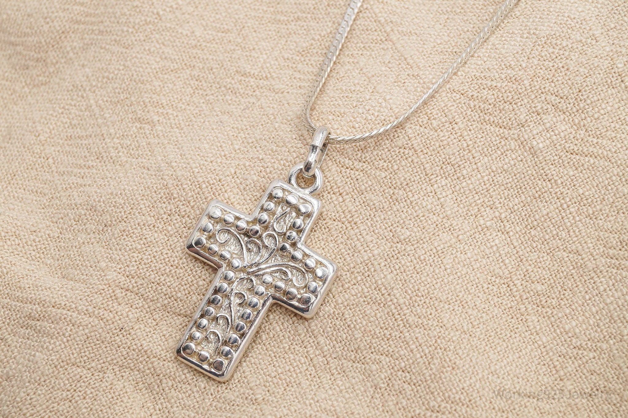 Vintage Cross Sterling Silver Necklace 16"
