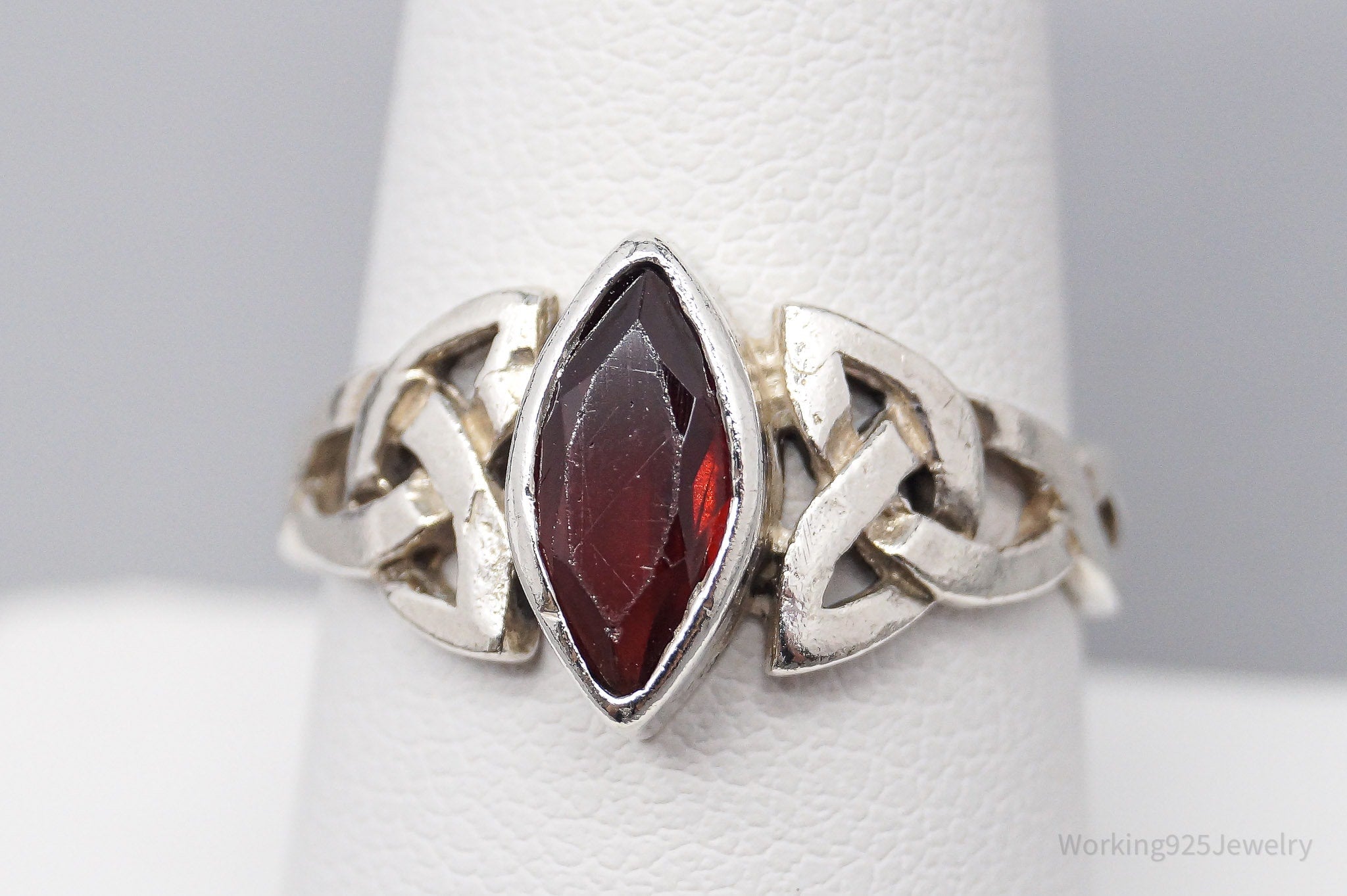 Vintage Garnet Triquetra Trinity Knot Sterling Silver Ring - Size 9