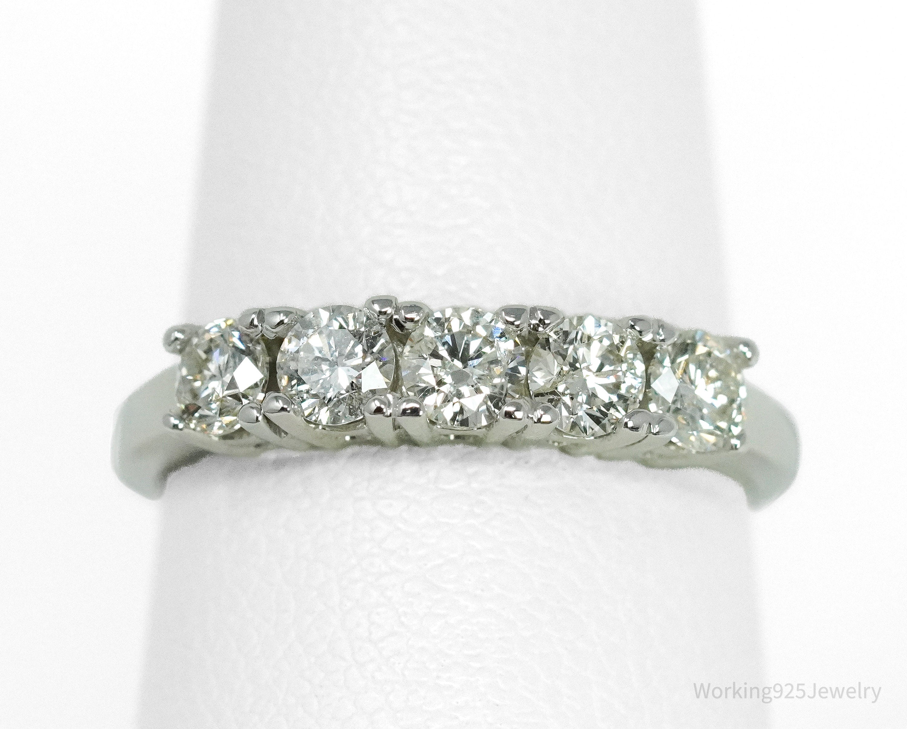 14K White Gold & Diamond Ring - Size 7