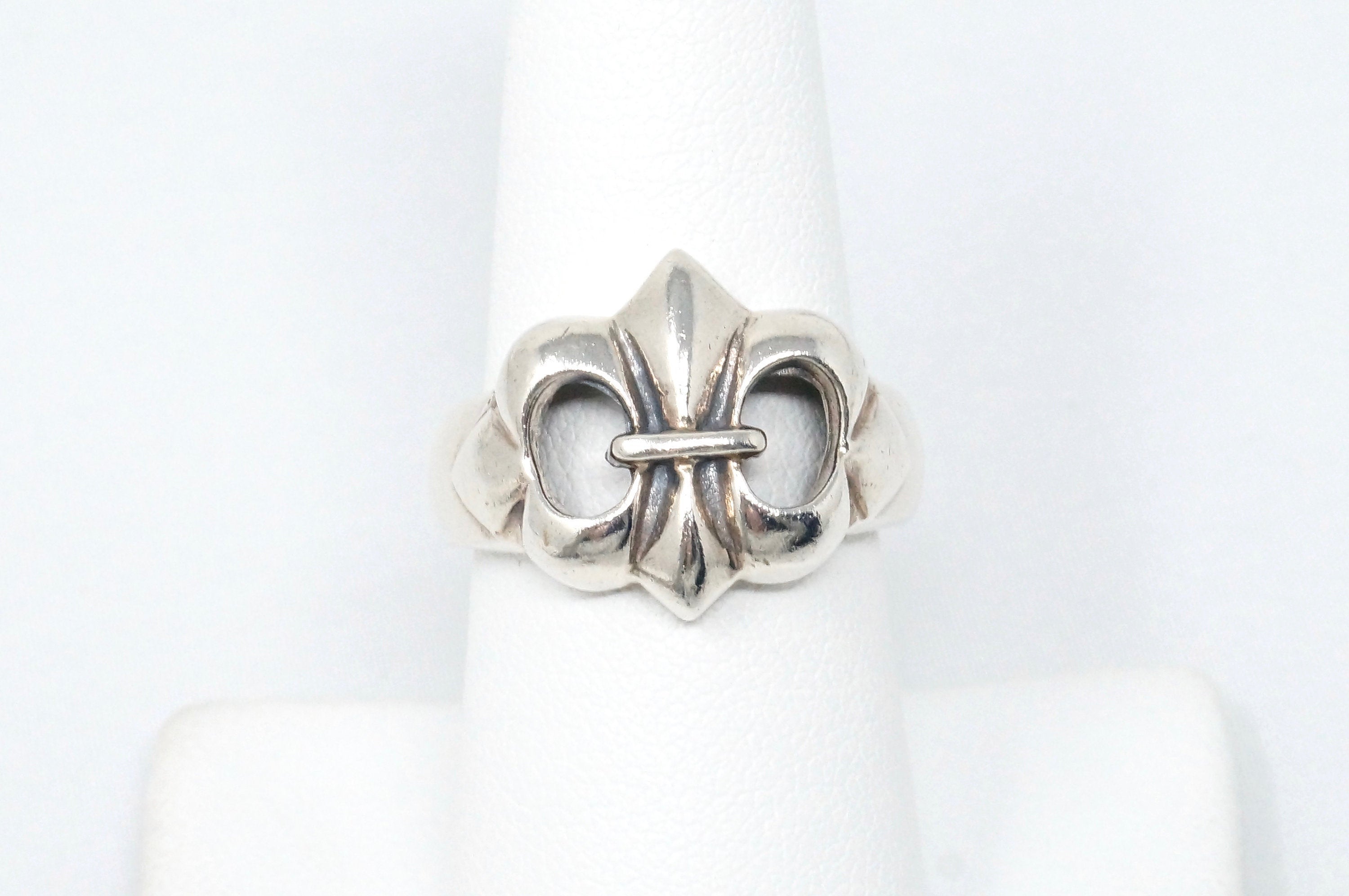 Lovely Vintage Royal Fleur De Lis Sterling Silver Ring - Size 7.75 -775531364
