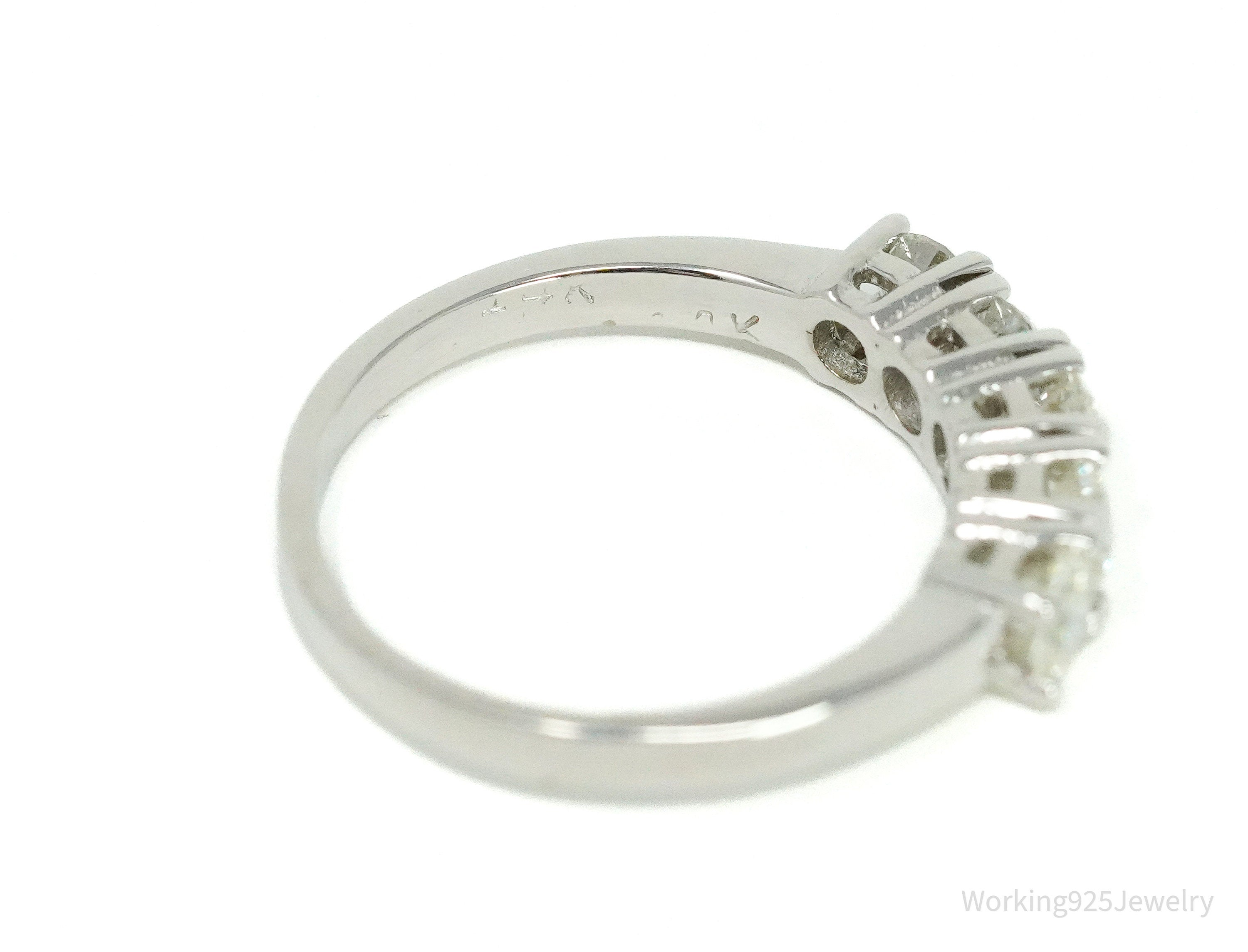 14K White Gold & Diamond Ring - Size 7