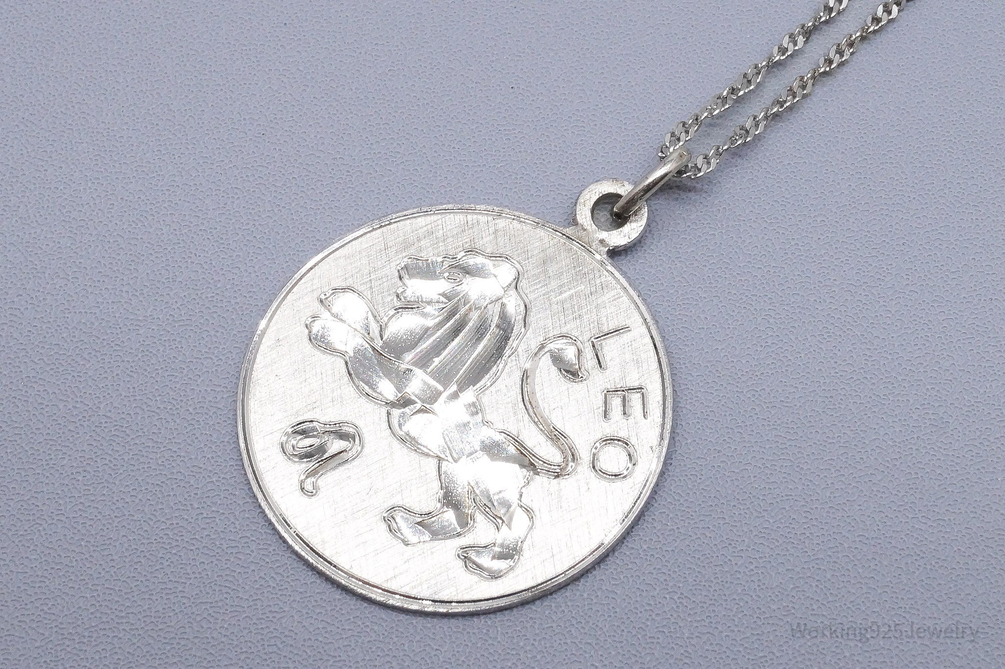 Vintage Wells Leo Sterling Silver Necklace 18"