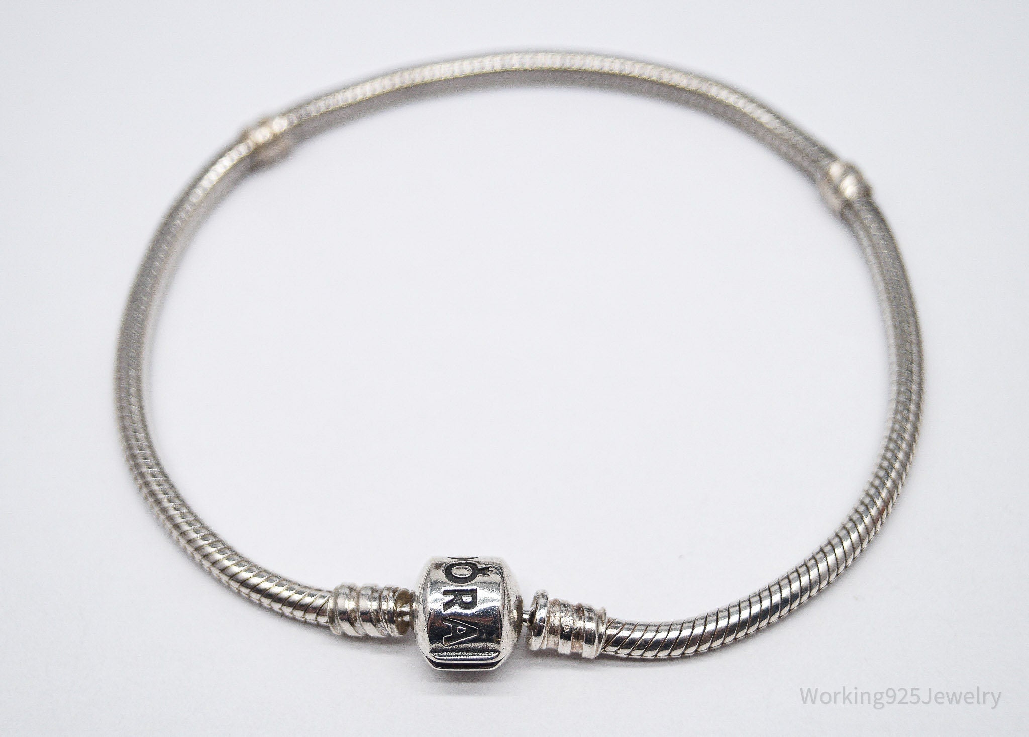 VTG Pandora Iconic Pandora Logo Sterling Silver Clasp Charm Bracelet 8 3/8"