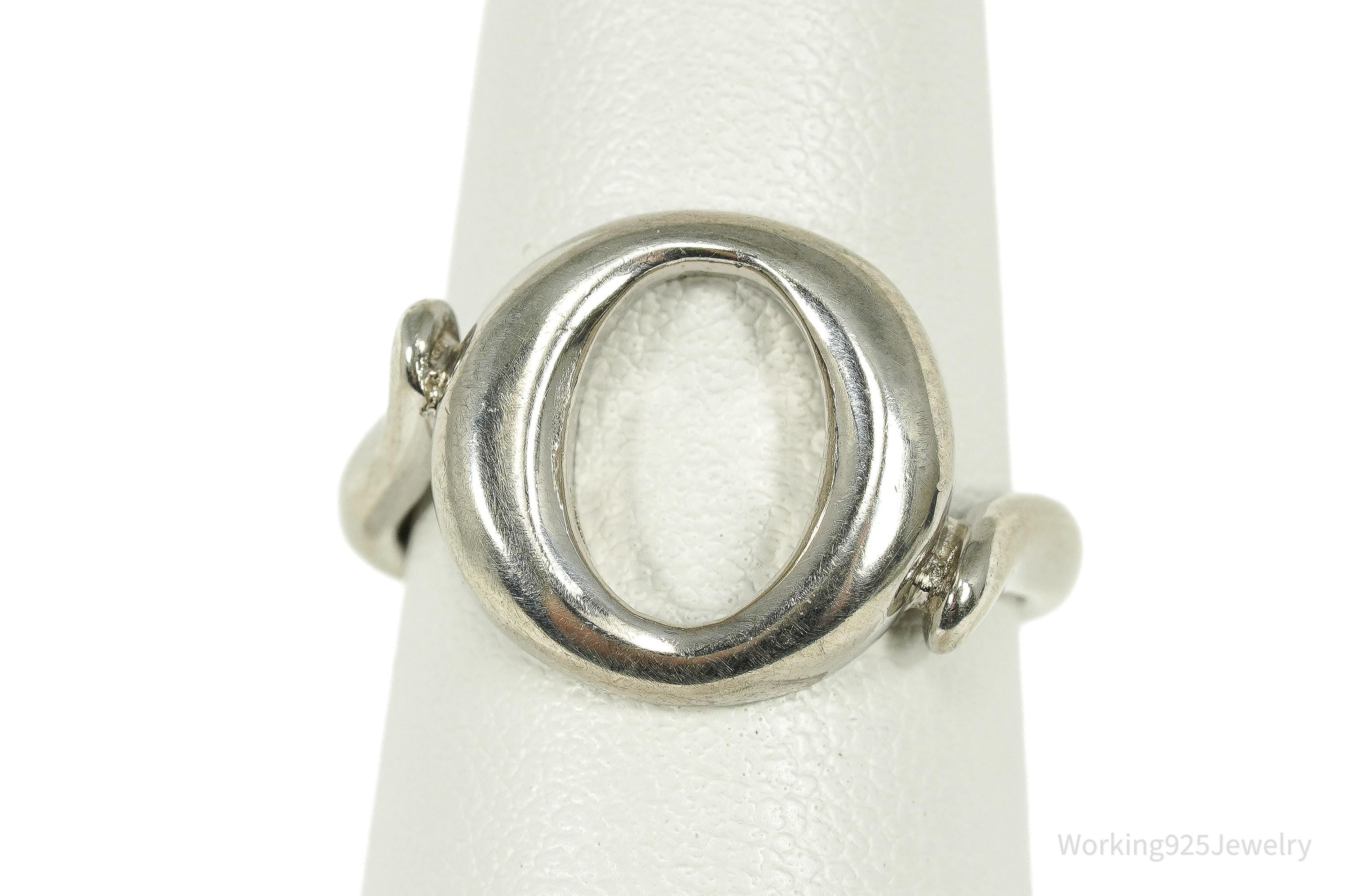 Vintage Elegant Oval Sterling Silver Ring - Size 6