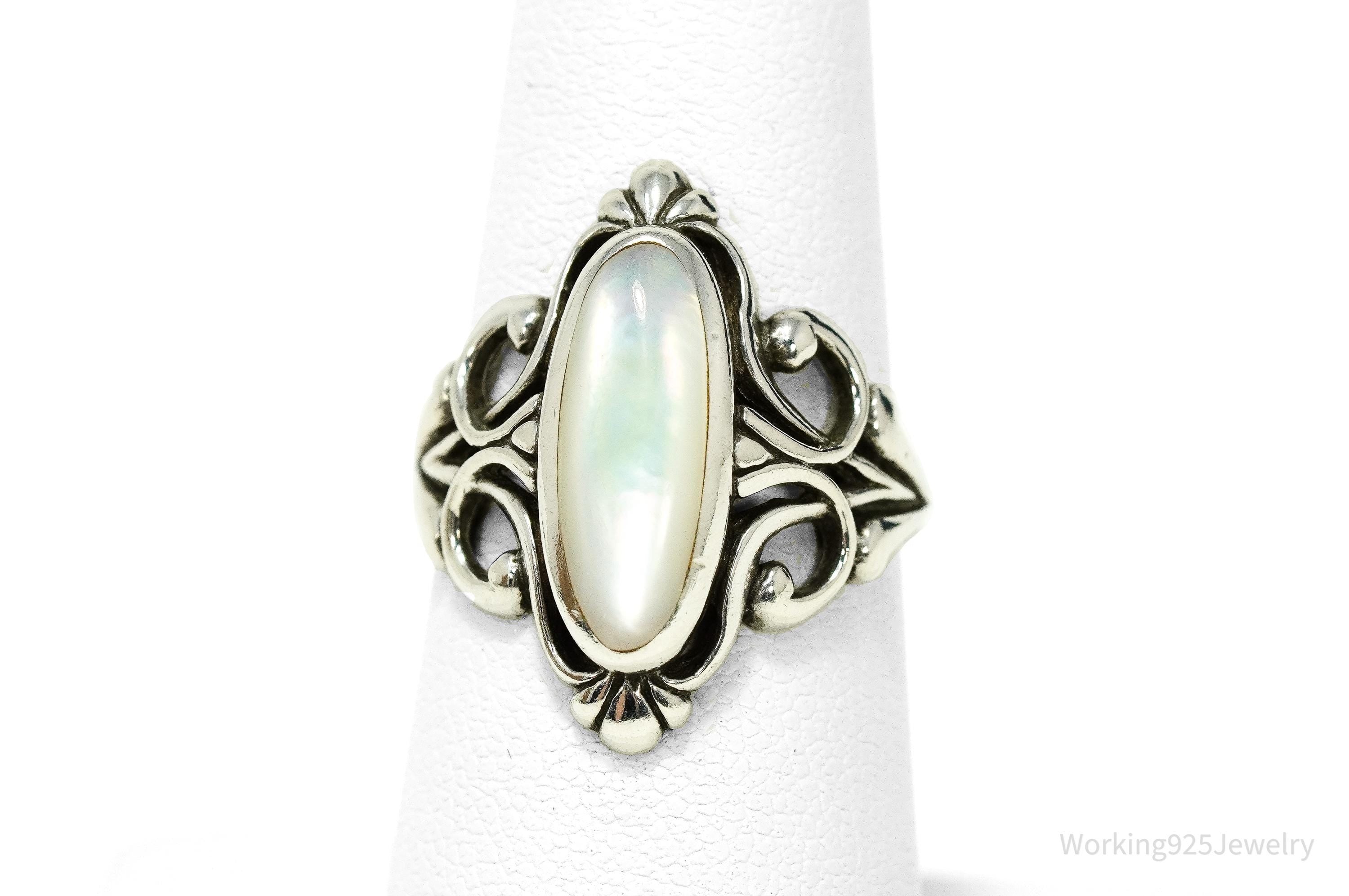 Vintage Designer Kabana Mother Of Pearl Sterling Silver Ring - Size 7