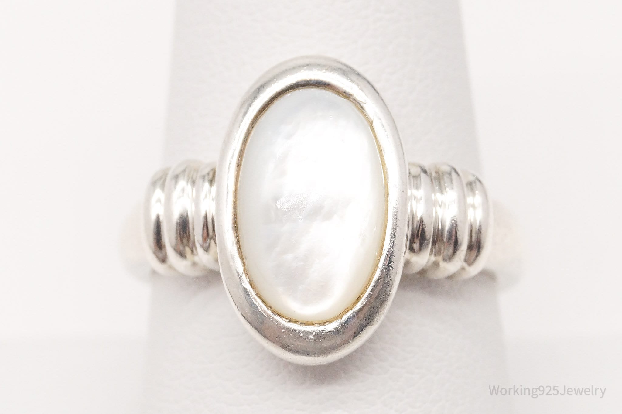 Vintage Mother Of Pearl Sterling Silver Ring - Size 8.75