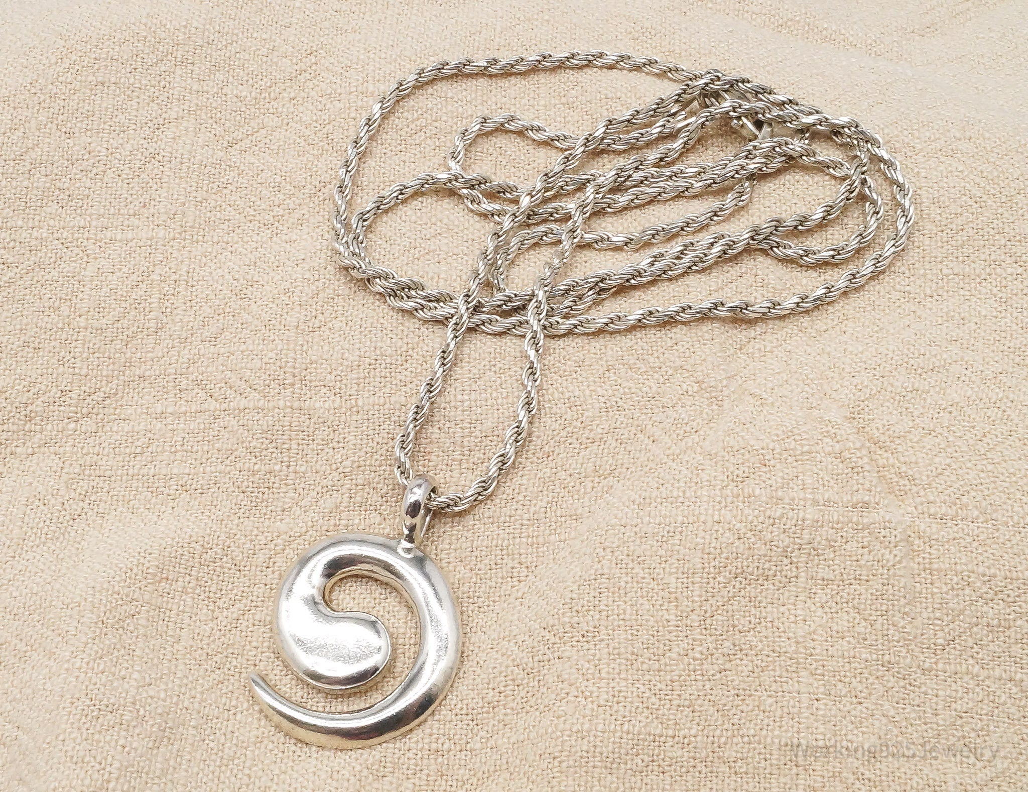 Vintage Native America Spiral Sterling Silver Necklace 24"