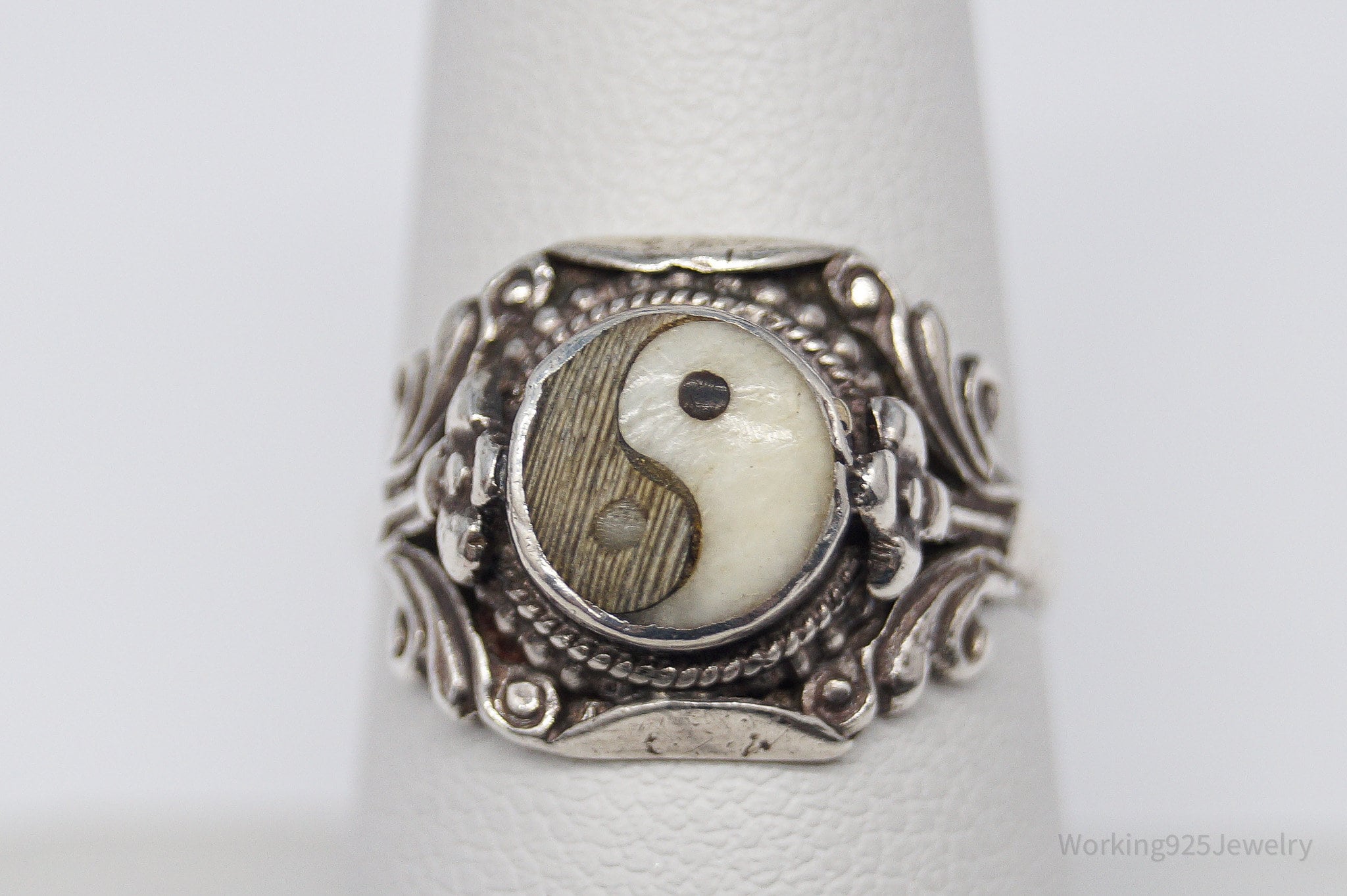 Vintage Wood & Cream Stone Inlay Yin Yang Silver Ring - Size 8