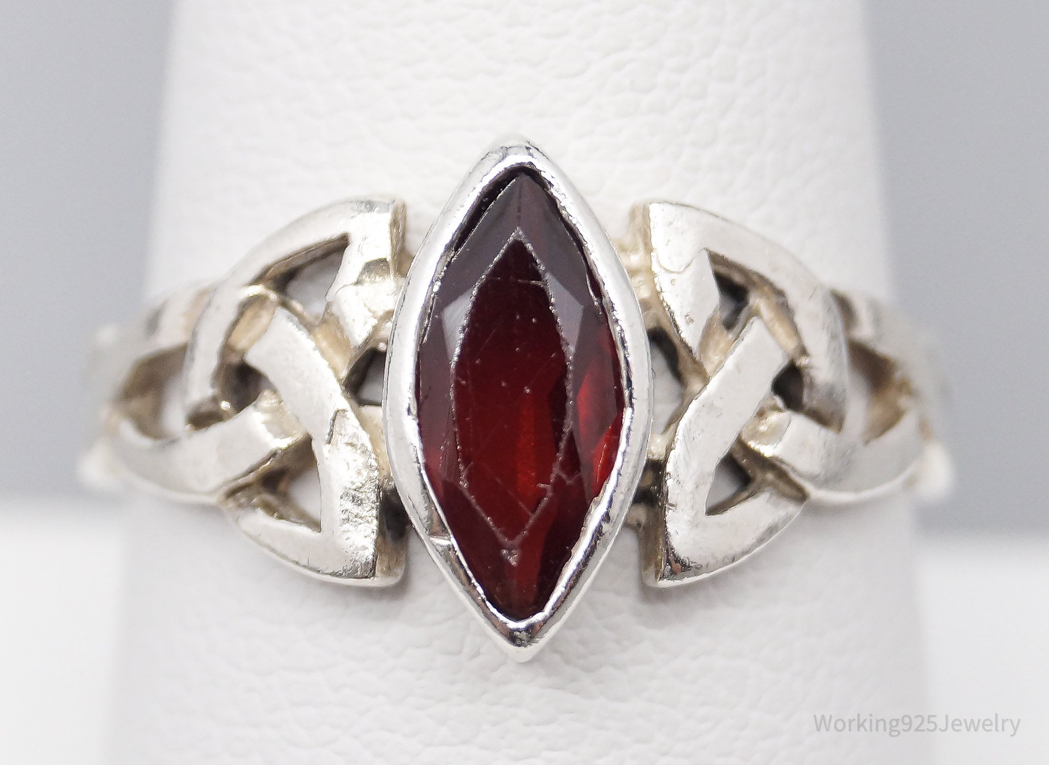 Vintage Garnet Triquetra Trinity Knot Sterling Silver Ring - Size 9