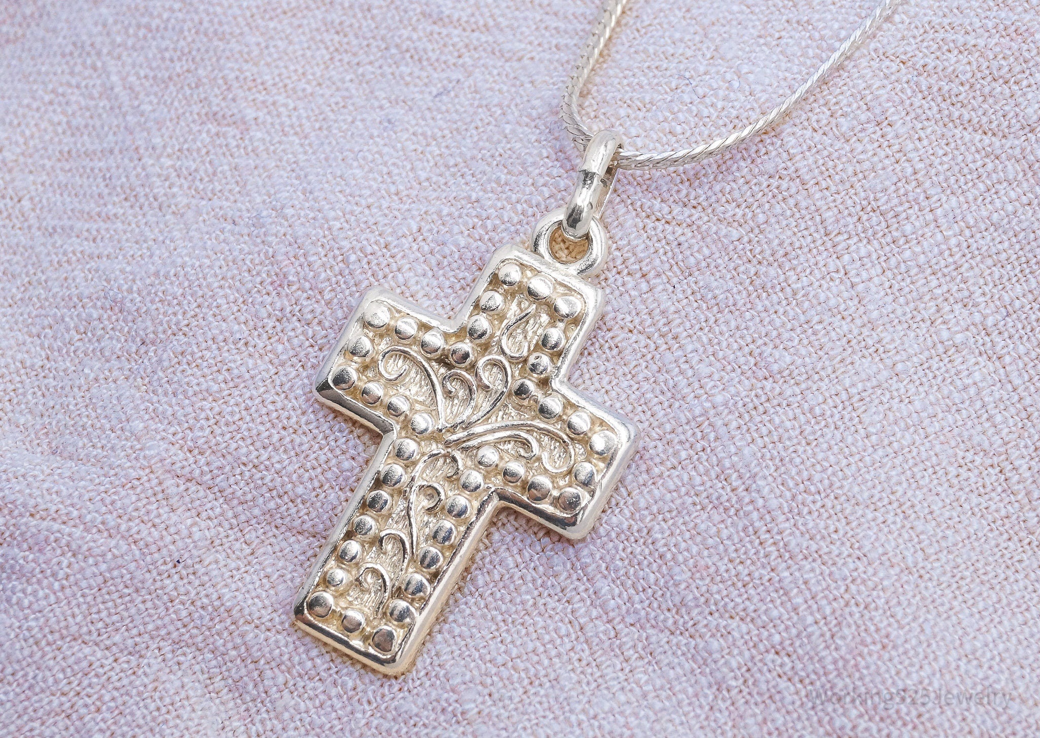 Vintage Cross Sterling Silver Necklace 16"