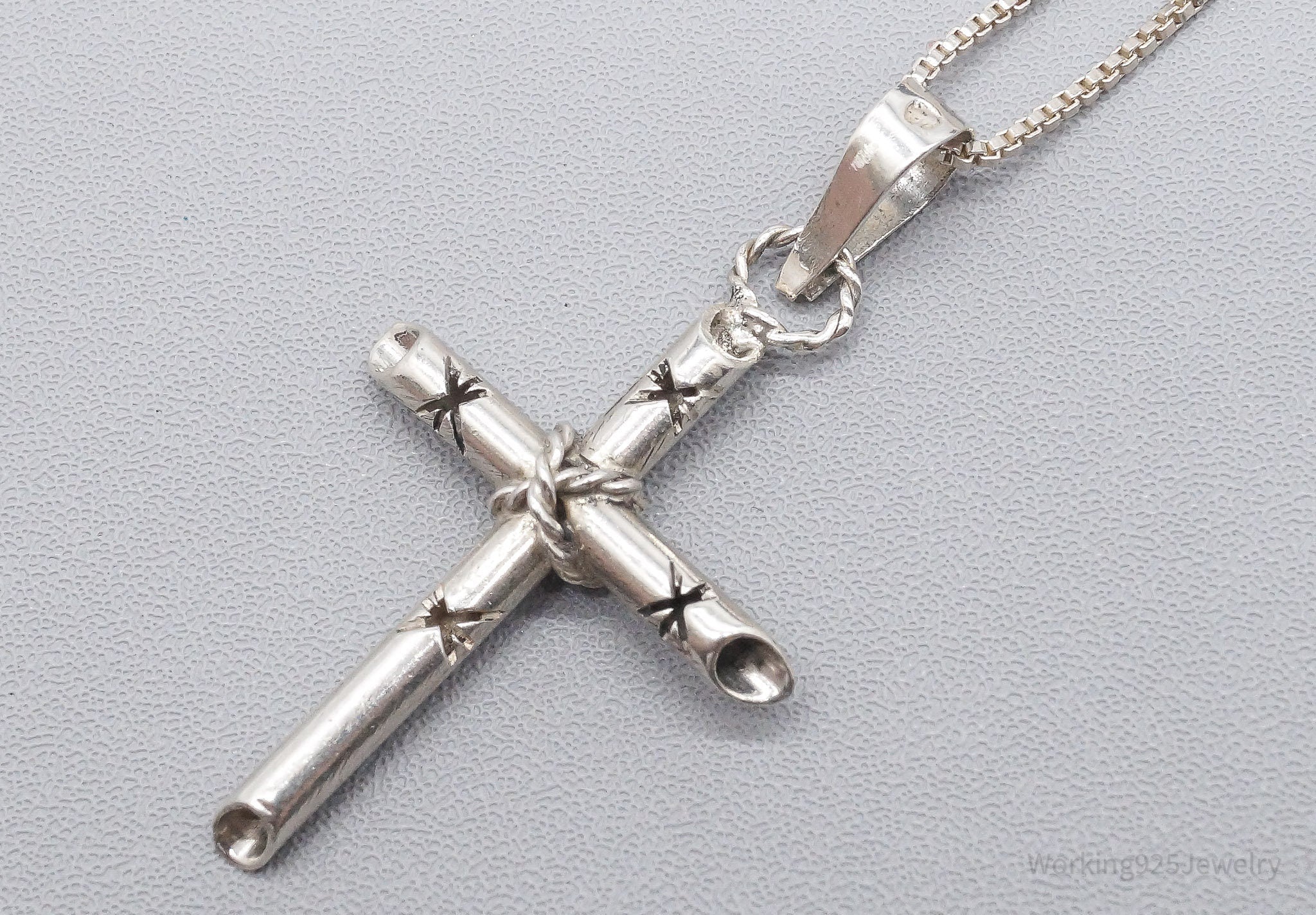 Vintage Cross Sterling Silver Necklace 16"
