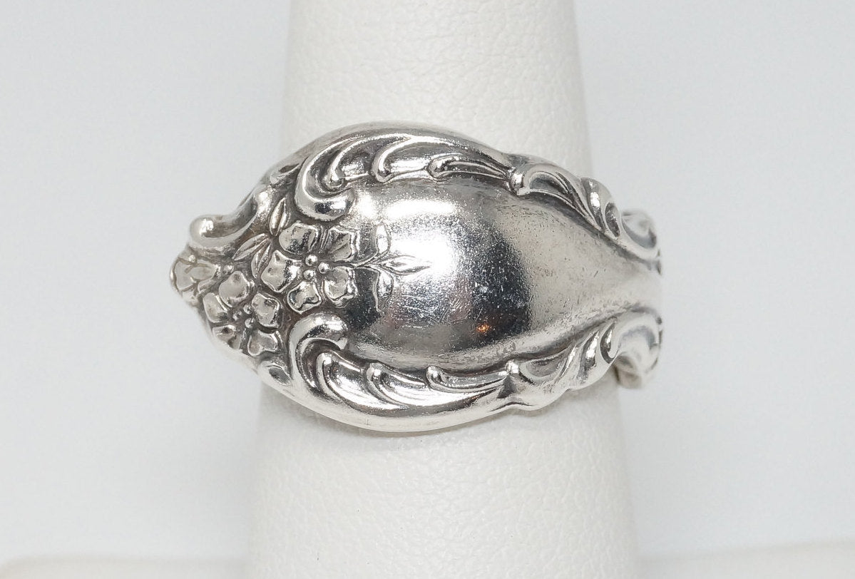 Vintage Oneida "Heirloom" Sterling Silver Floral Pattern Spoon Ring - Size 7.25