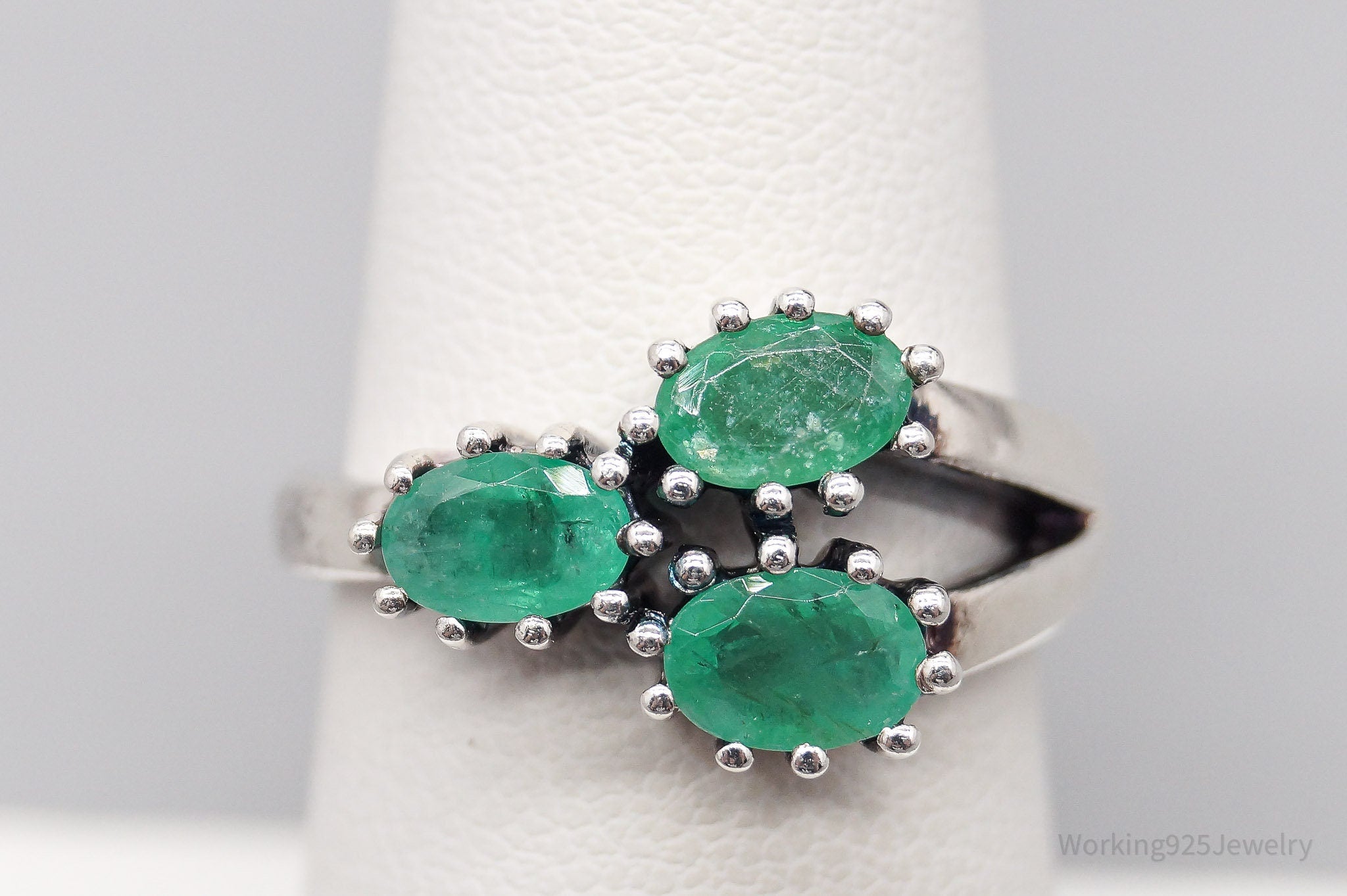 Vintage Emerald Sterling Silver Ring - Size 6.75