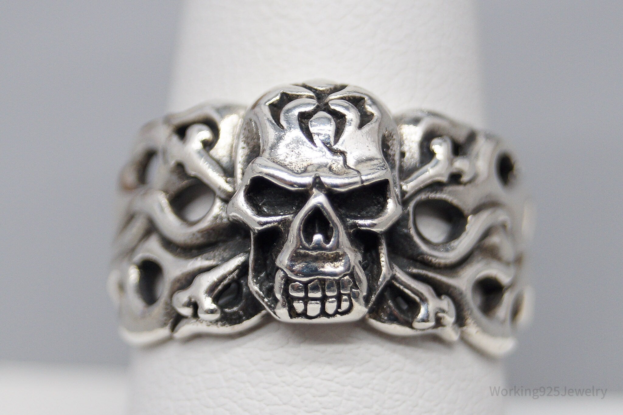 Vintage Detailed Flaming Skull & Cross Bones Sterling Silver Ring - Size 8.75
