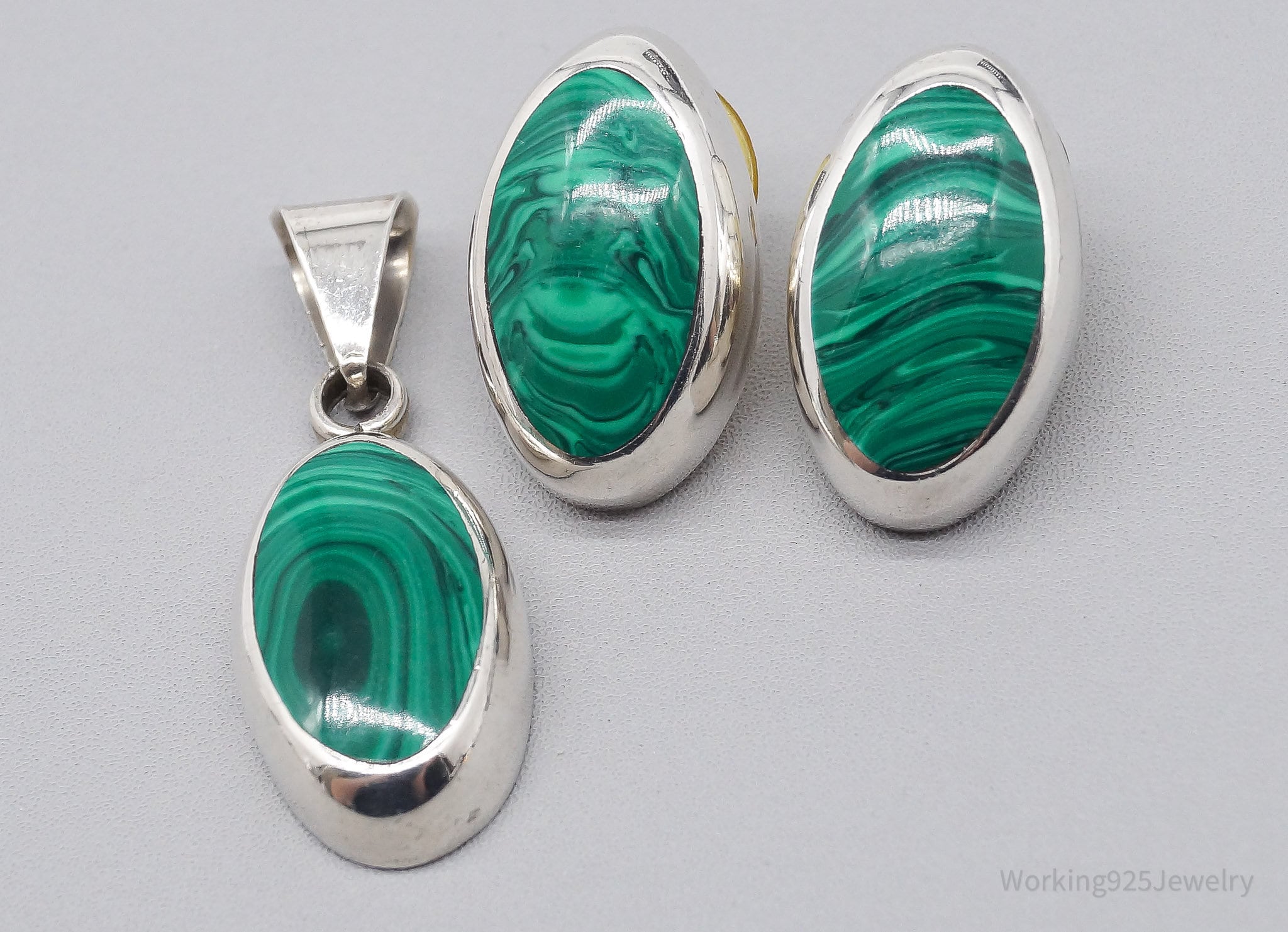 Large Vintage Taxco outlets Sterling Silver Round Malachite Pendant