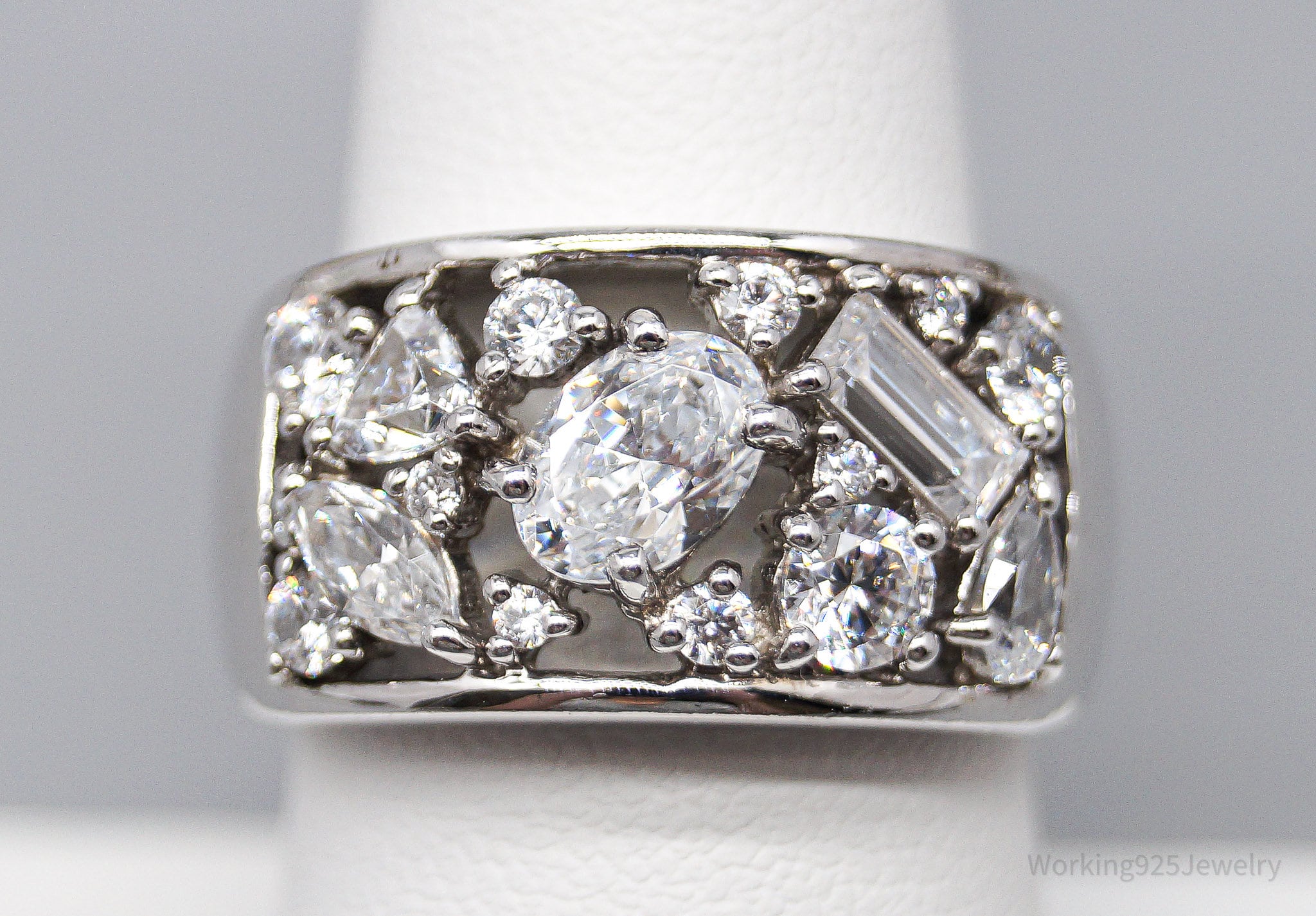 Vintage Cubic Zirconia Sterling Silver Band Ring - Size 7.75