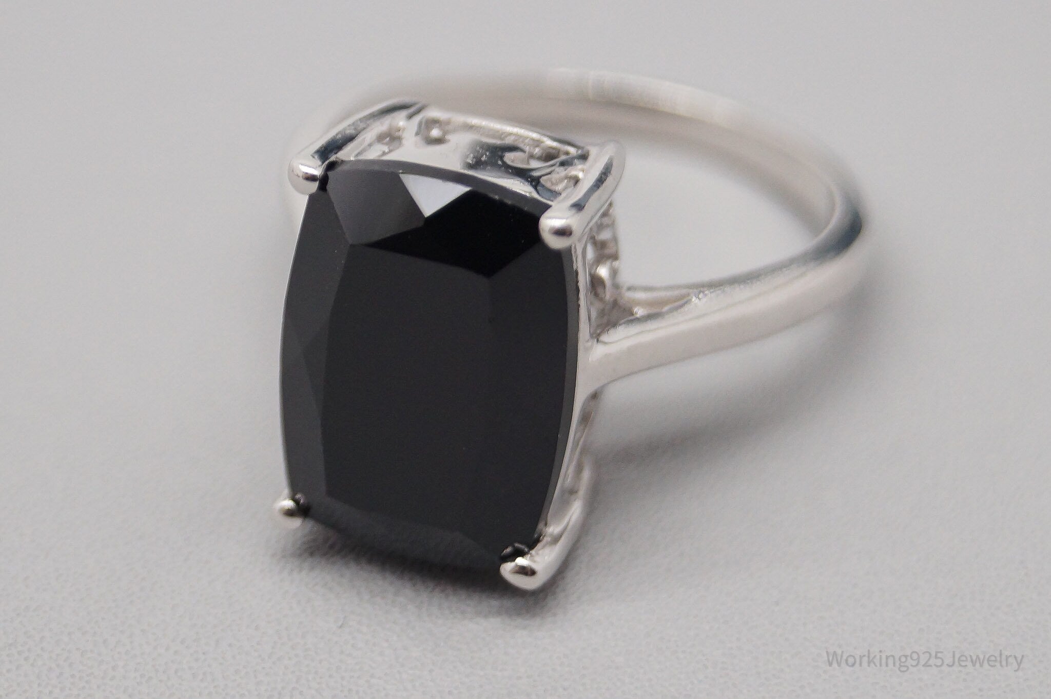 Vintage TGGC Large Black Onyx Sterling Silver Ring - Size 8