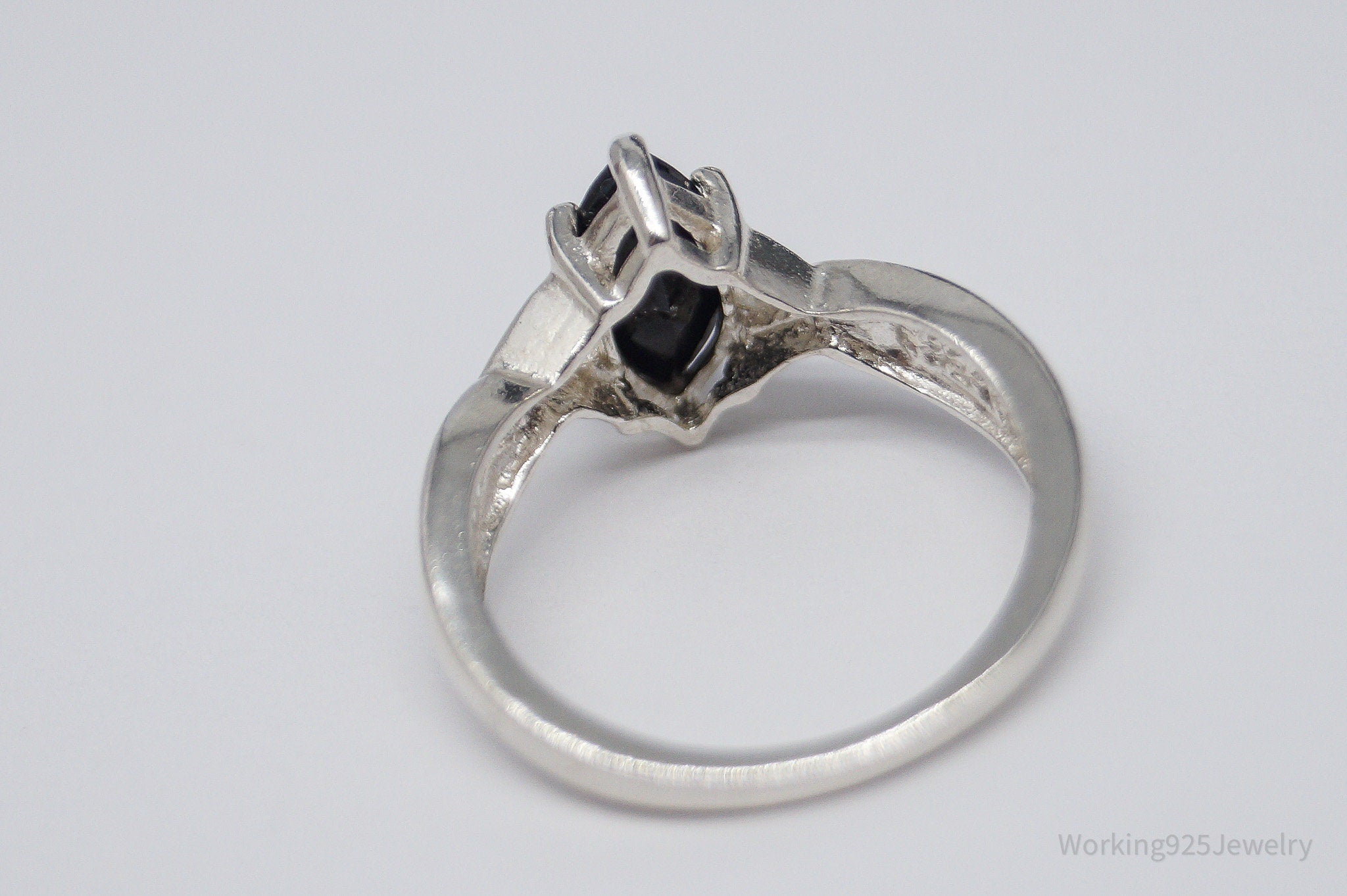 Vintage Avon Black Onyx Sterling Silver Ring - Size 5.75