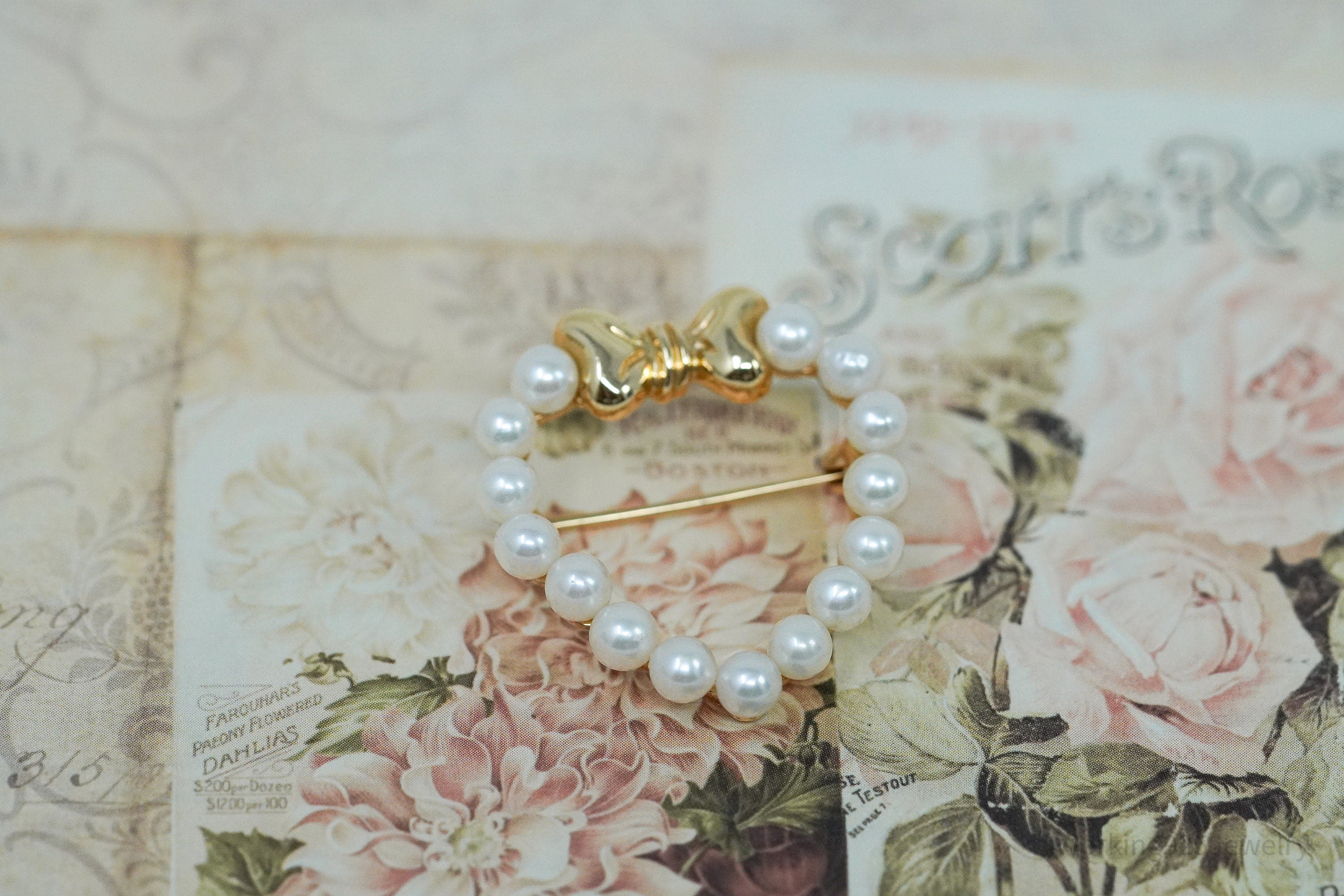 14K Yellow Gold & Saltwater Pearl Heart Brooch Pin