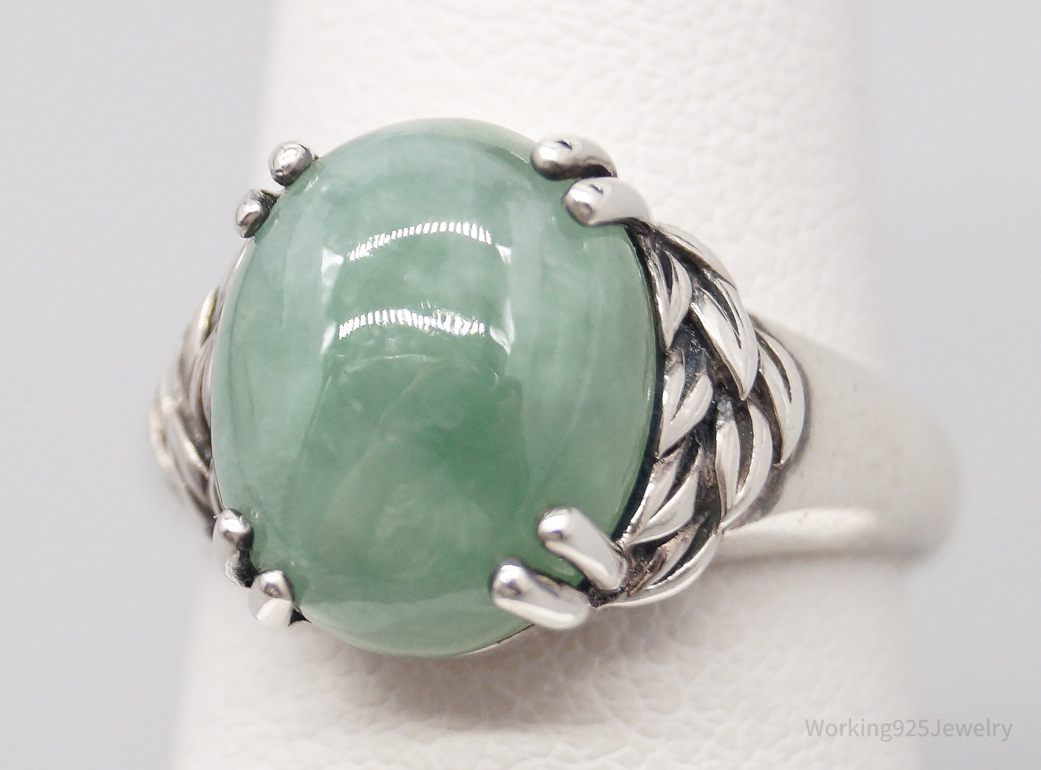 Vintage CNA Green Jade Sterling Silver Ring - Size 6