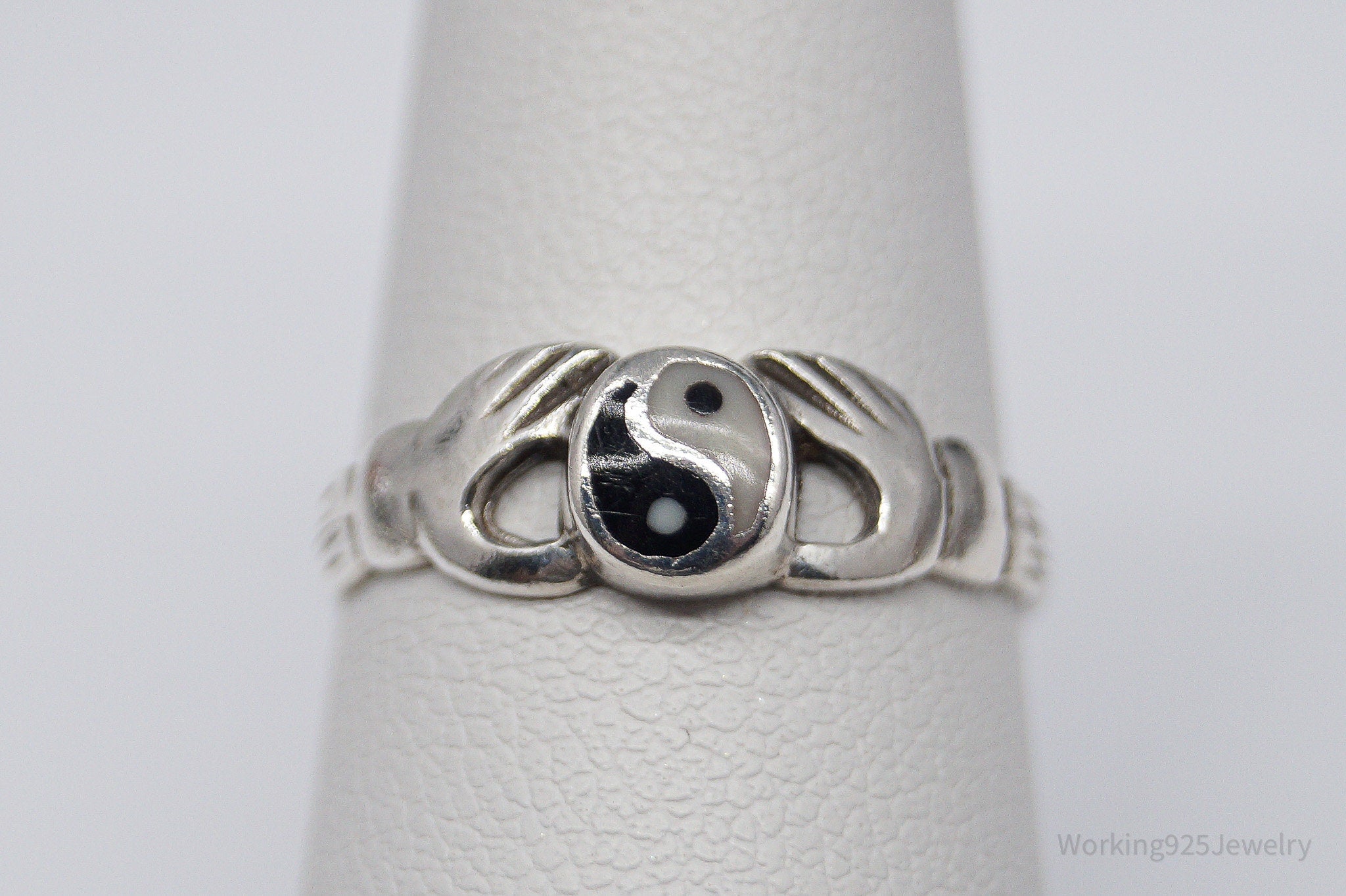 Vintage Black & White Onyx Inlay Yin Yang Sterling Silver Ring - Size 6.75