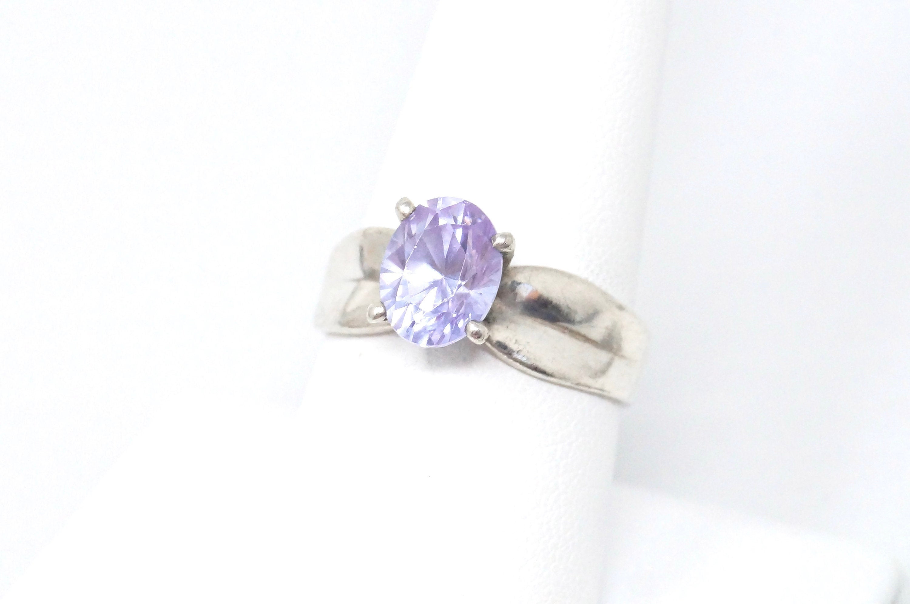 Vintage Solitaire Purple Amethyst Sterling Silver Statement Ring - Size 8.75