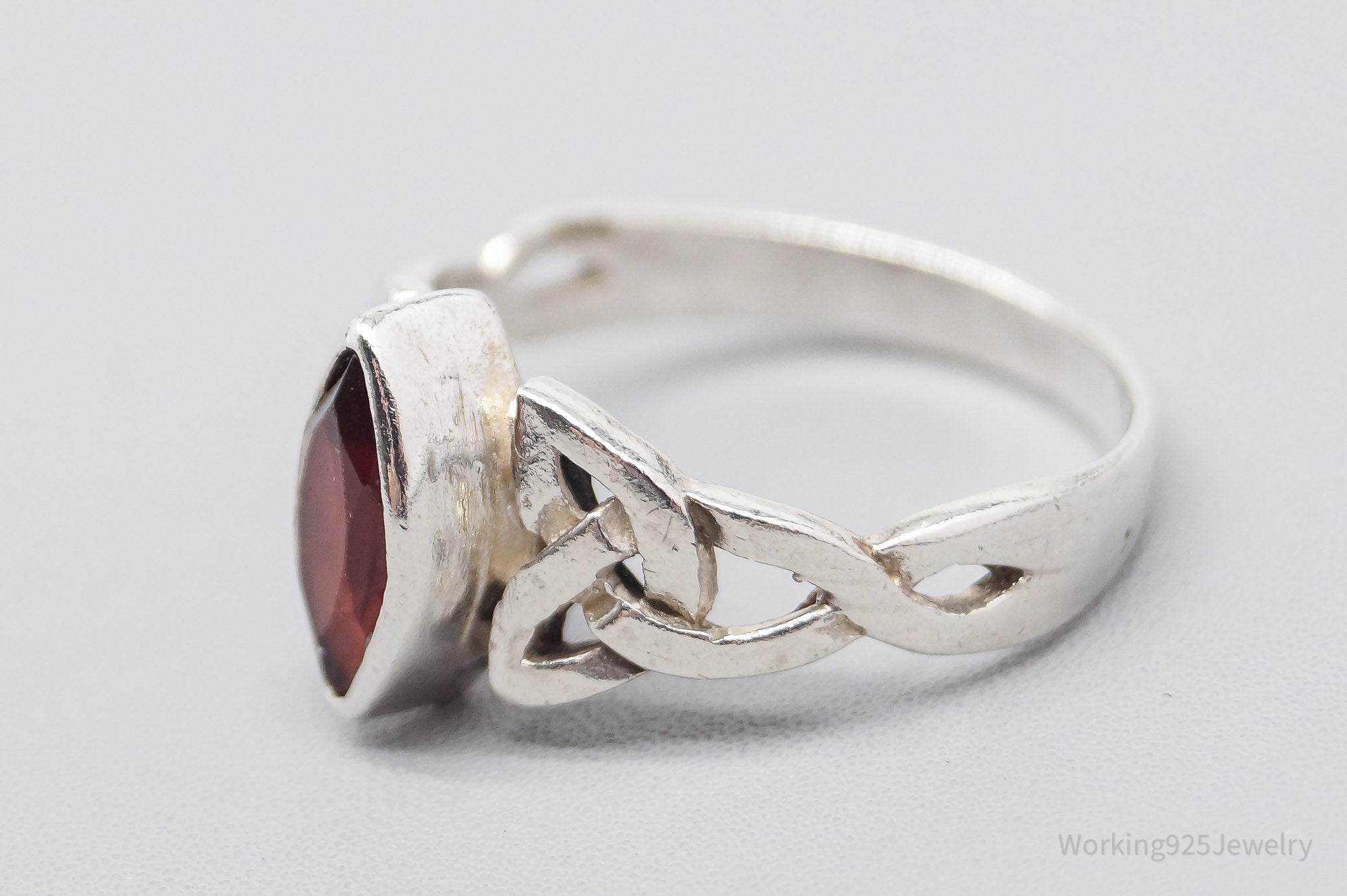 Vintage Garnet Triquetra Trinity Knot Sterling Silver Ring - Size 9