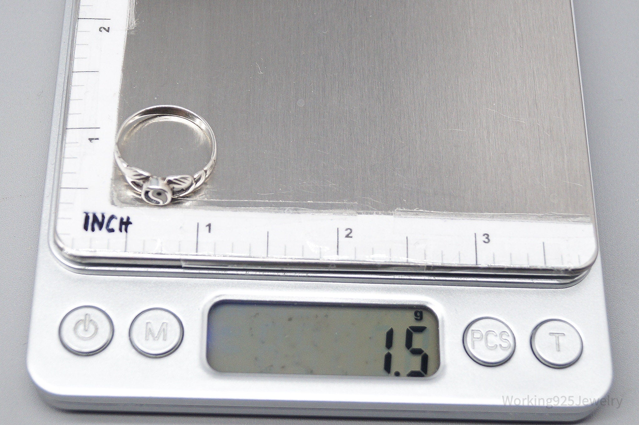 Vintage Black & White Onyx Inlay Yin Yang Sterling Silver Ring - Size 6.75