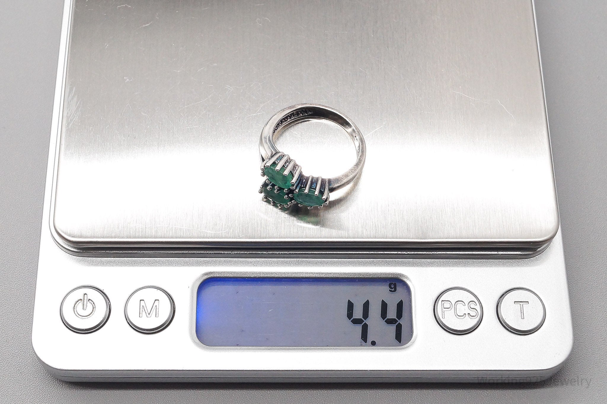 Vintage Emerald Sterling Silver Ring - Size 6.75