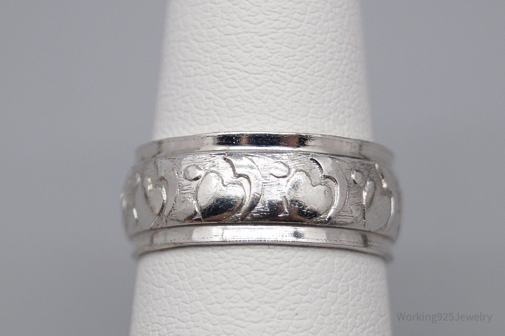 1940s Vintage Schlang Co Hearts Patter Sterling Silver Band Ring - Size 6