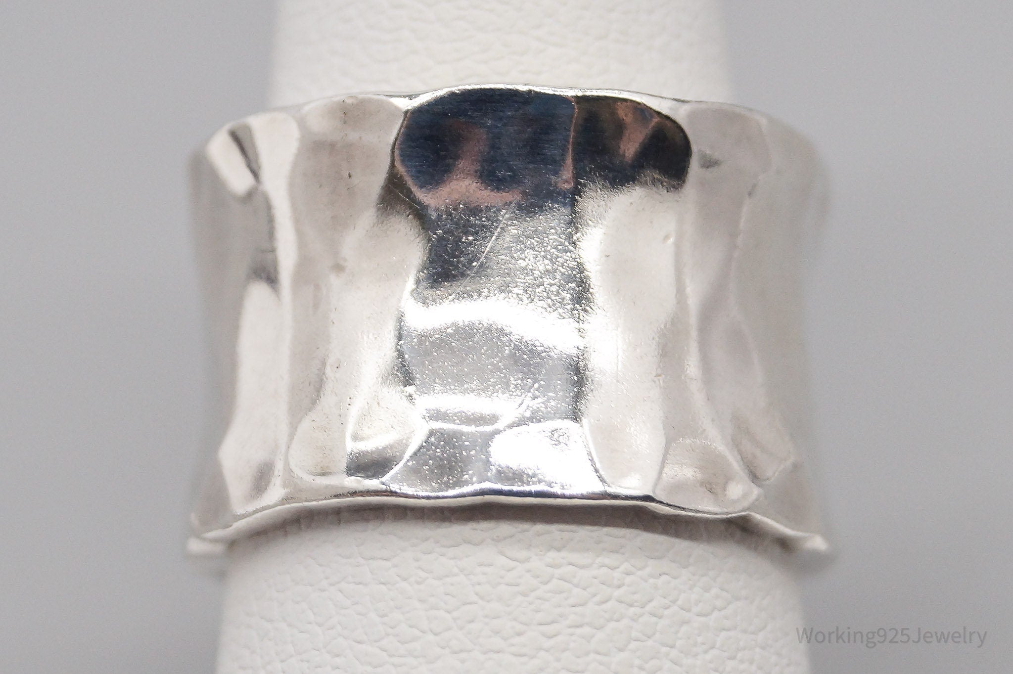 Vintage Hammered Style Sterling Silver Band Ring - Size 7.5