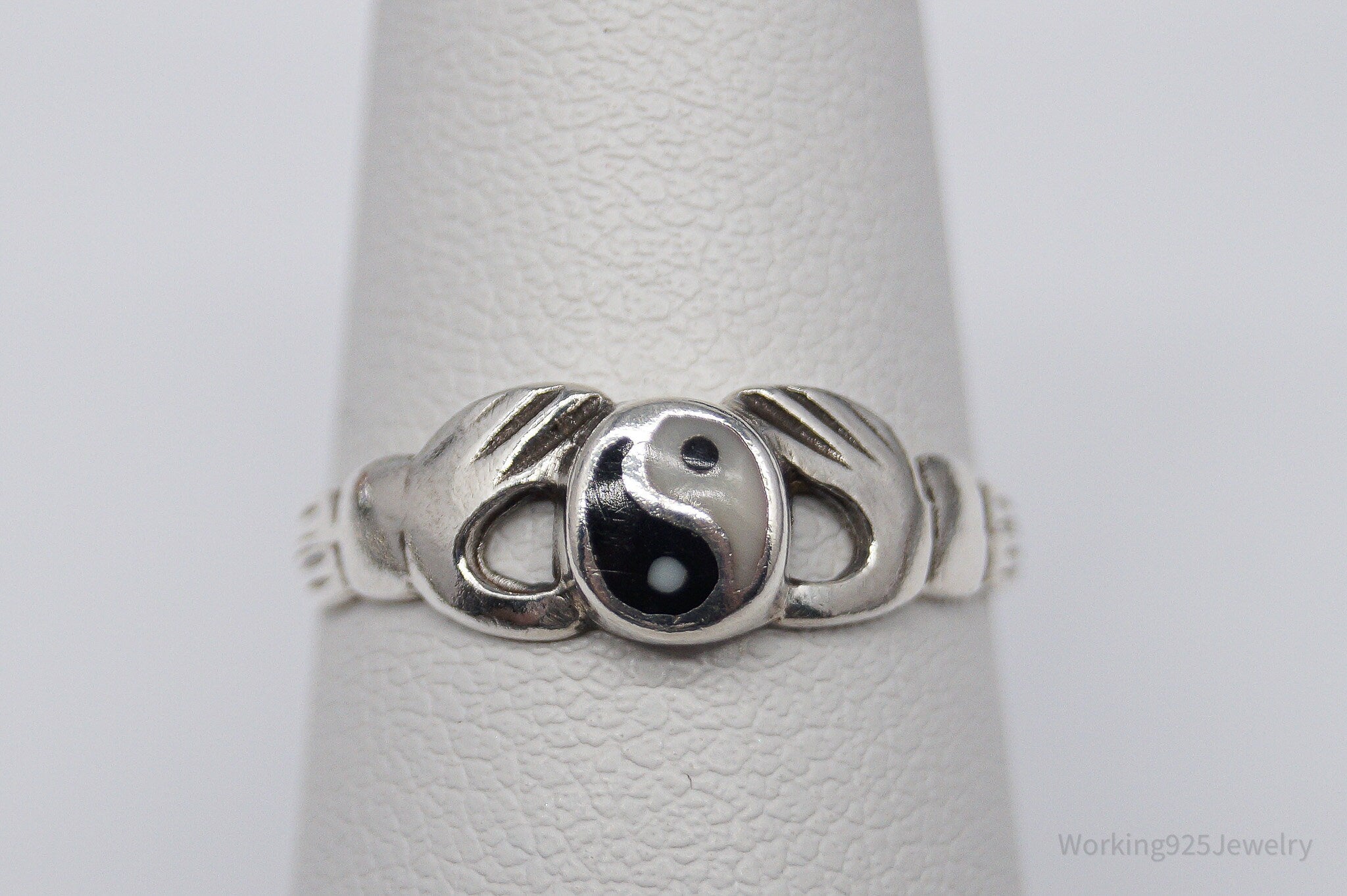 Vintage Black & White Onyx Inlay Yin Yang Sterling Silver Ring - Size 6.75