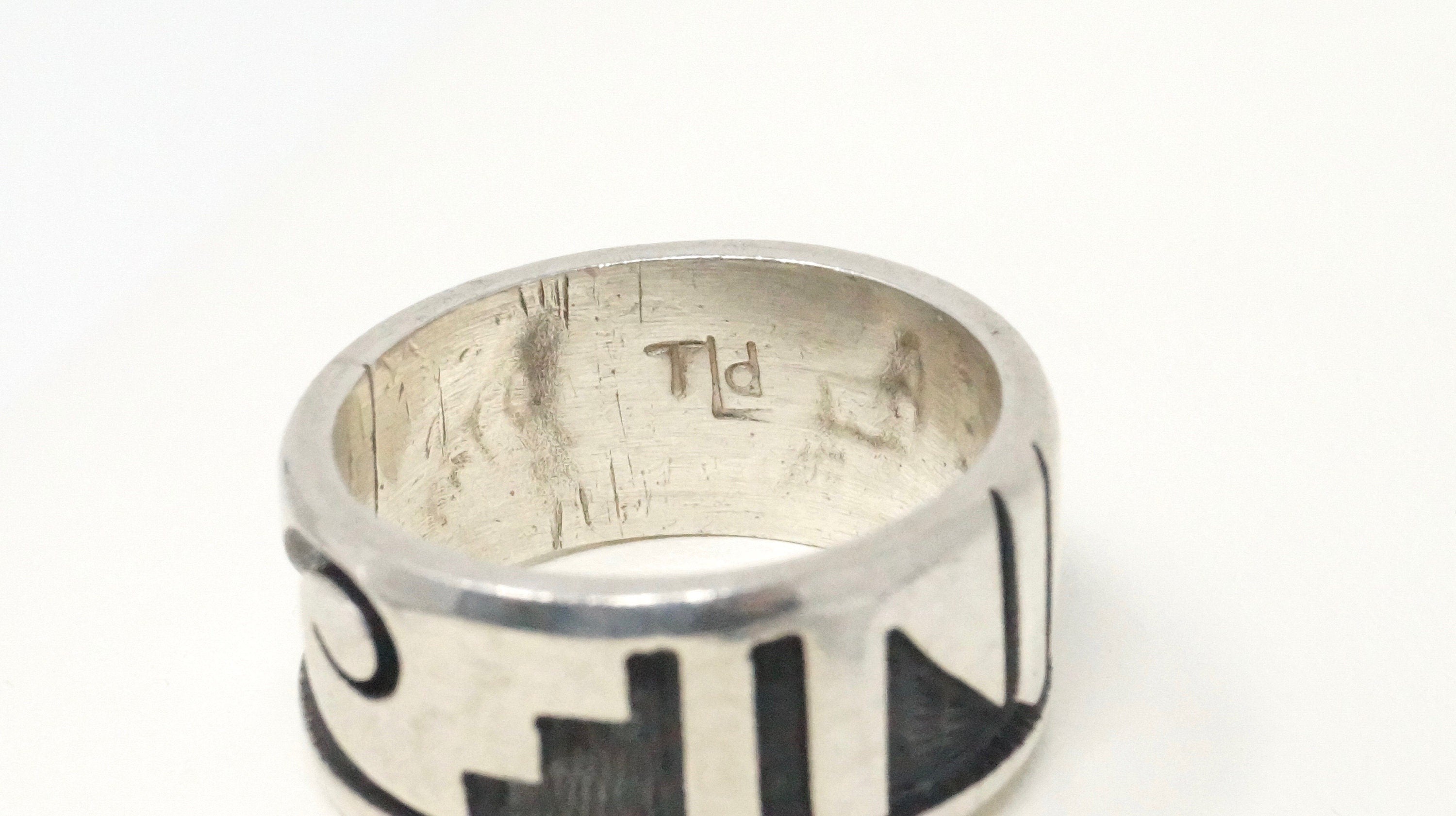 Vintage Signed Native American Etched Symbols Sterling Silver Band Ring - Size 6.25