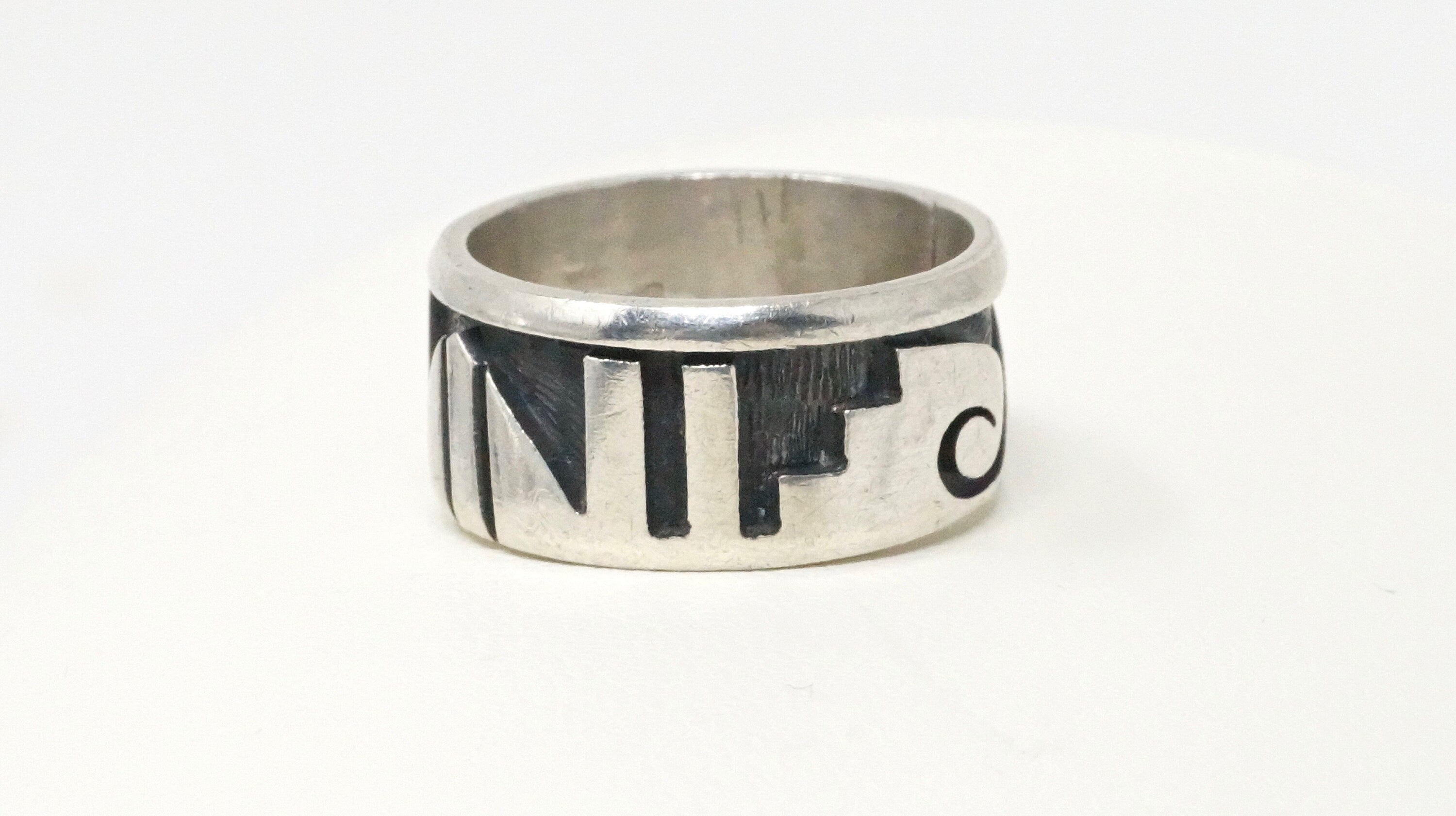 Vintage Signed Native American Etched Symbols Sterling Silver Band Ring - Size 6.25