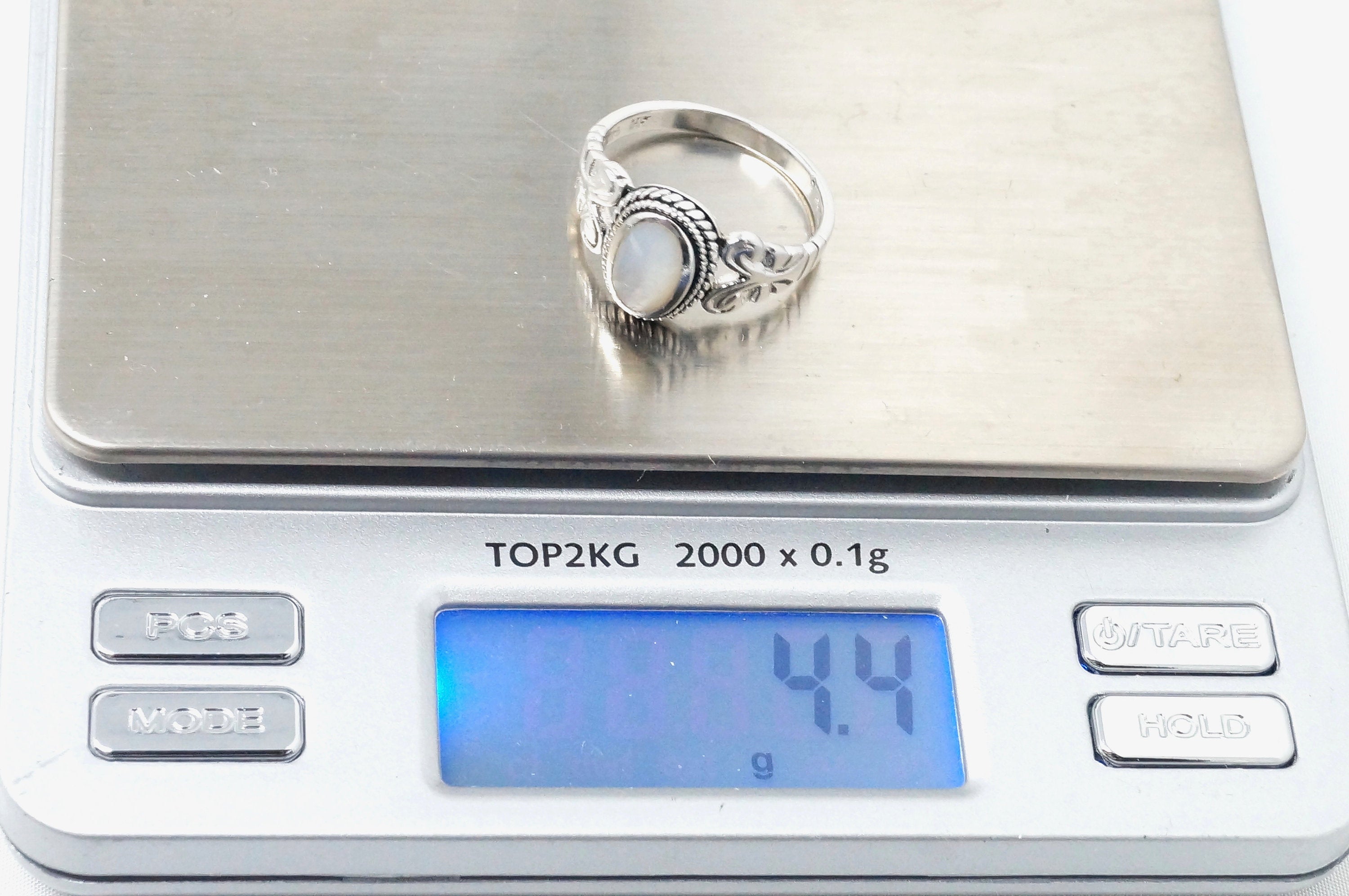 Lovely Vintage Beautiful Mother Of Pearl Scroll Sterling Silver Ring - Size 7.75