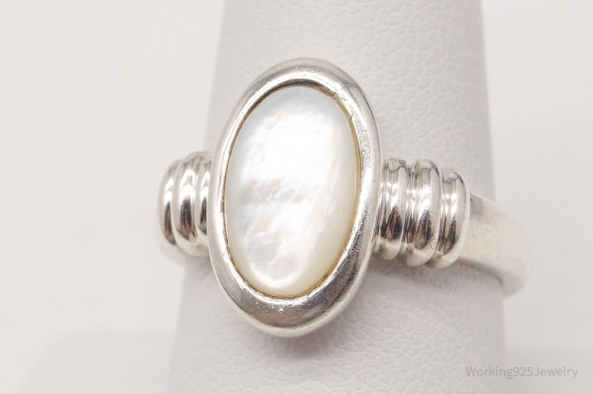 Vintage Mother Of Pearl Sterling Silver Ring - Size 8.75