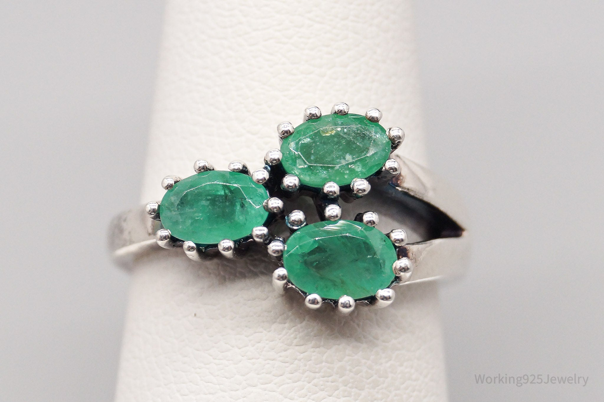 Vintage Emerald Sterling Silver Ring - Size 6.75