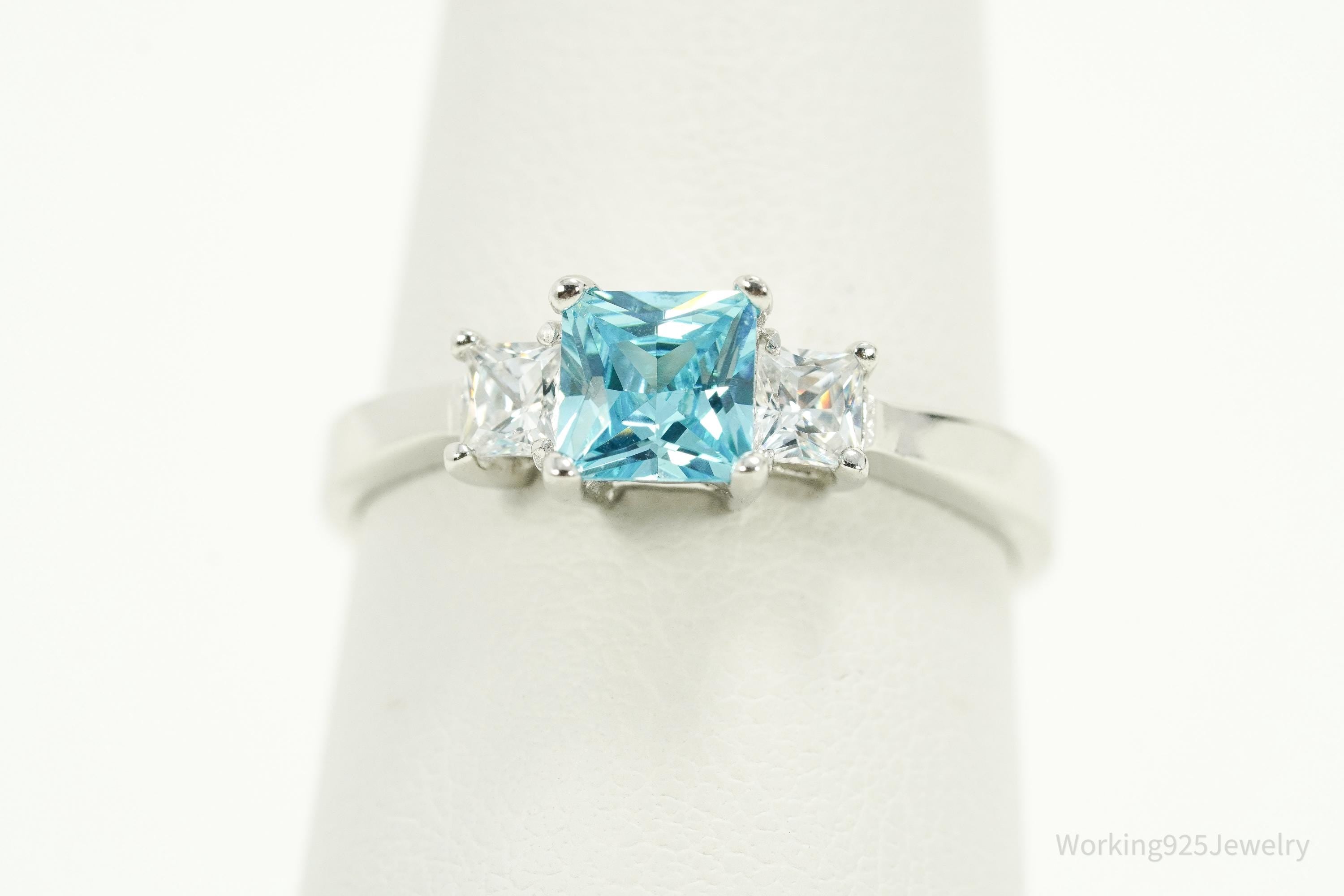 VTG Blue & White Cubic Zirconia Sterling Silver Ring - Size 7.25