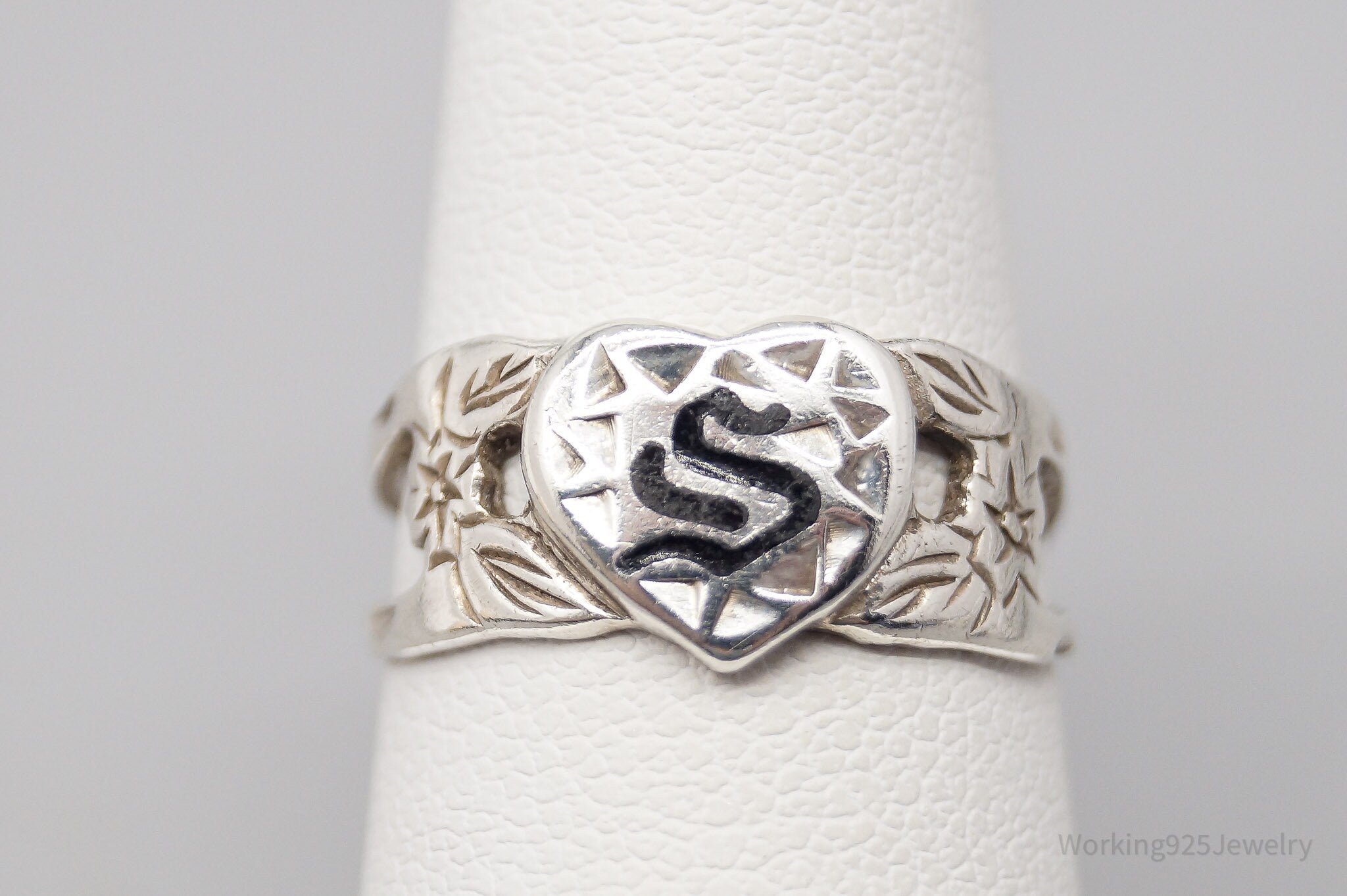 Antique S Initial Sterling Silver Flower Pattern Ring - Size 5.75