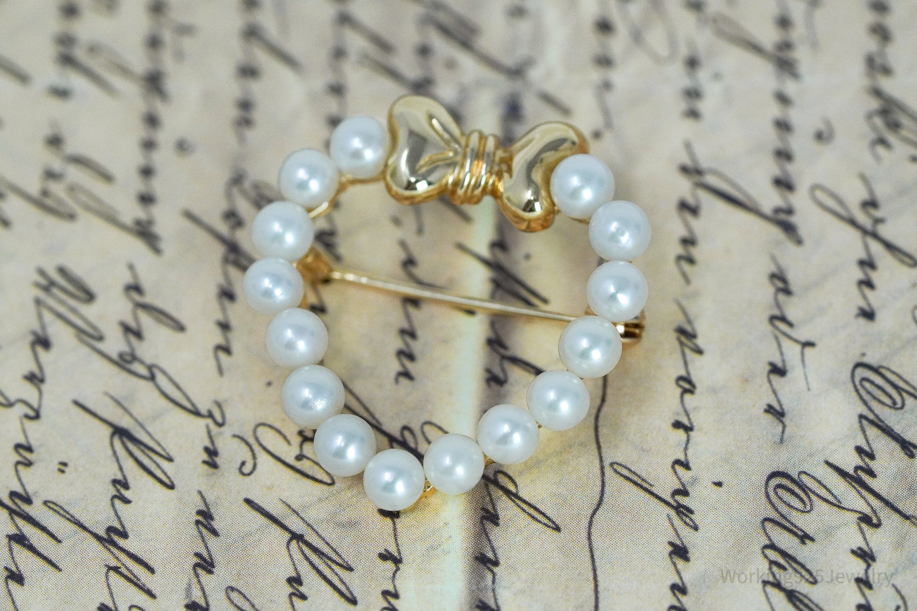 14K Yellow Gold & Saltwater Pearl Heart Brooch Pin