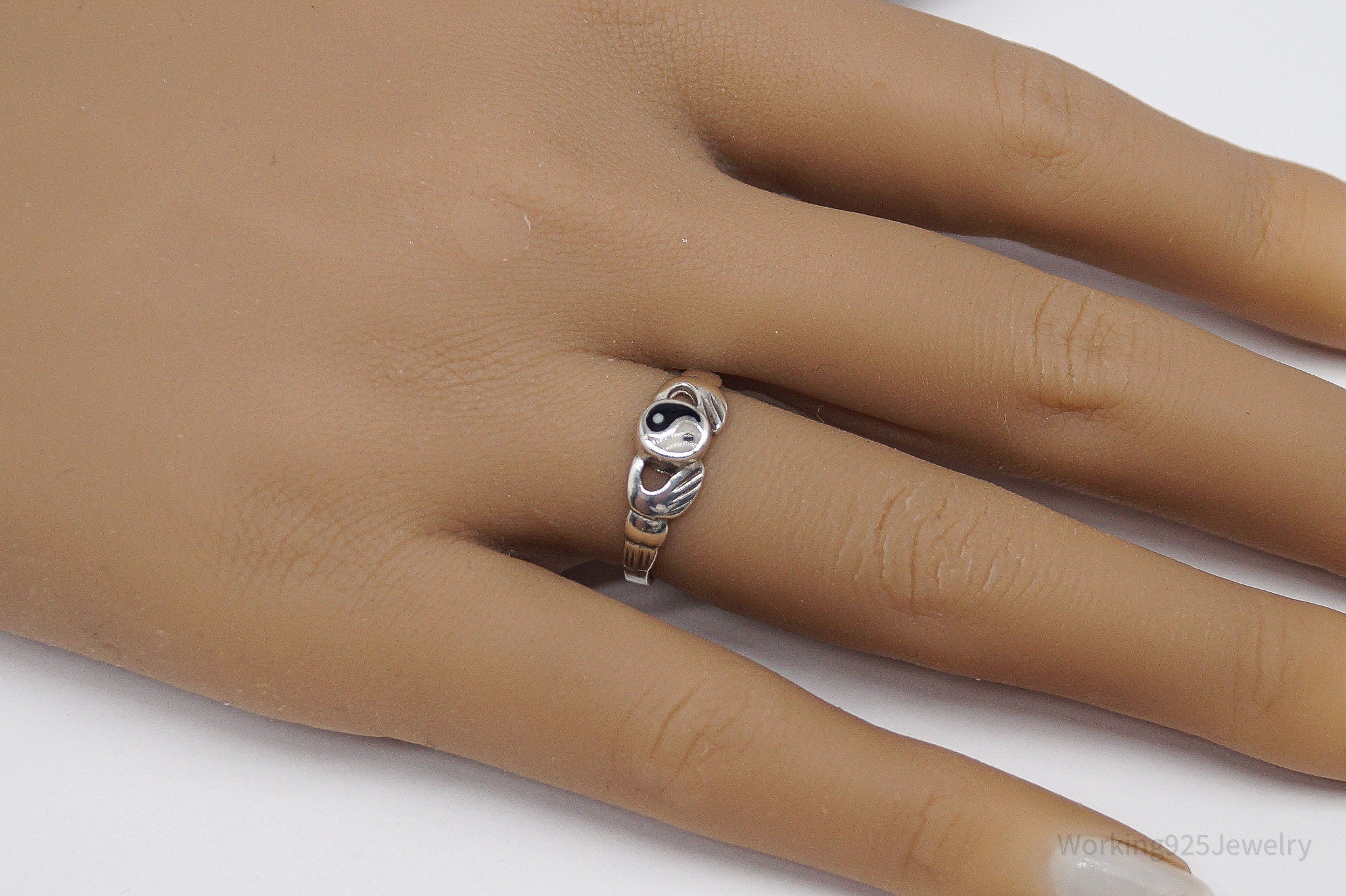 Vintage Black & White Onyx Inlay Yin Yang Sterling Silver Ring - Size 6.75