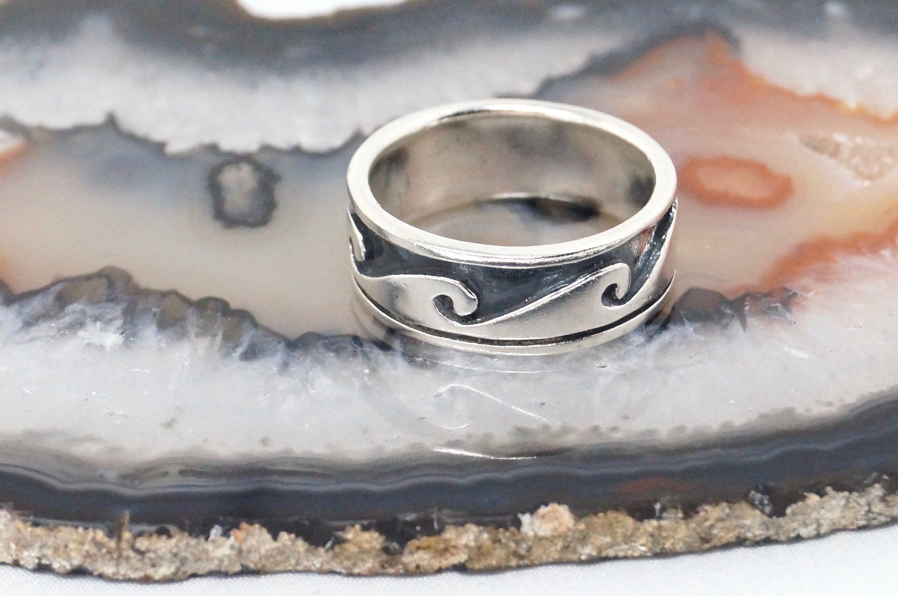 Wonderful Vintage Wave Scroll Oxidized Design Sterling Silver Band Ring Sz 7.5