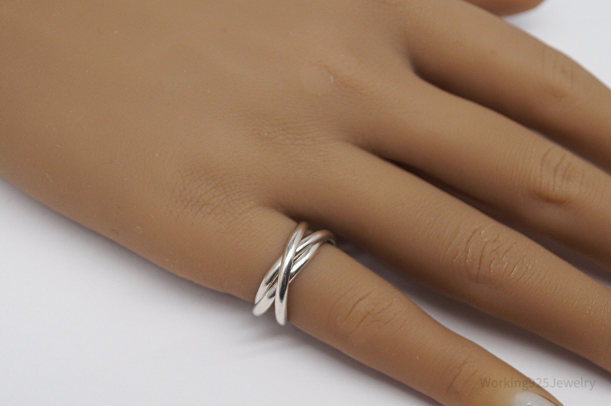 Vintage Intertwined Rings Sleek Modern Sterling Silver Ring - Size 5.5